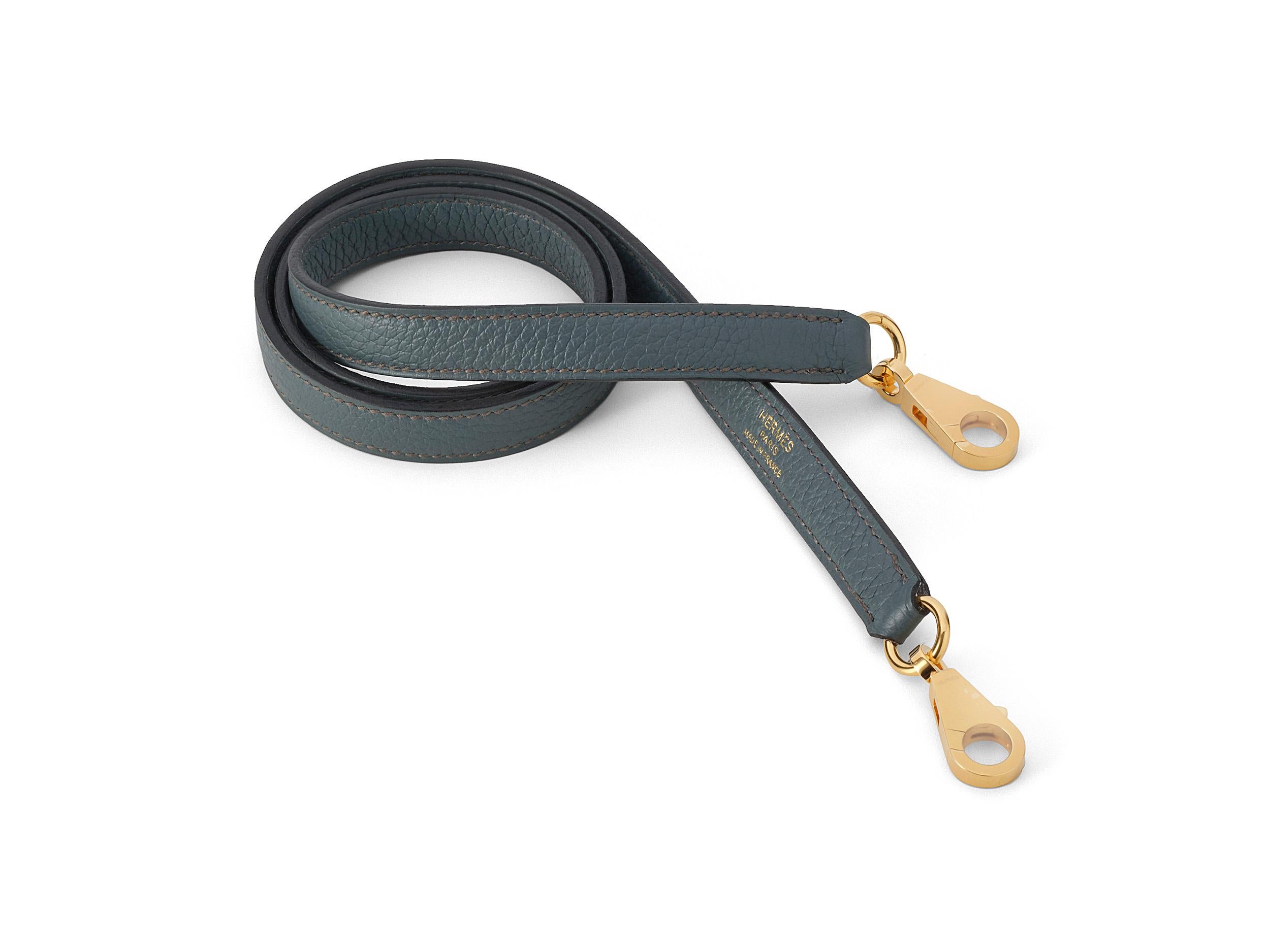 Hermès Kelly 28 Bleu Orage Taurillon Clemence Herrajes de Oro en venta 4