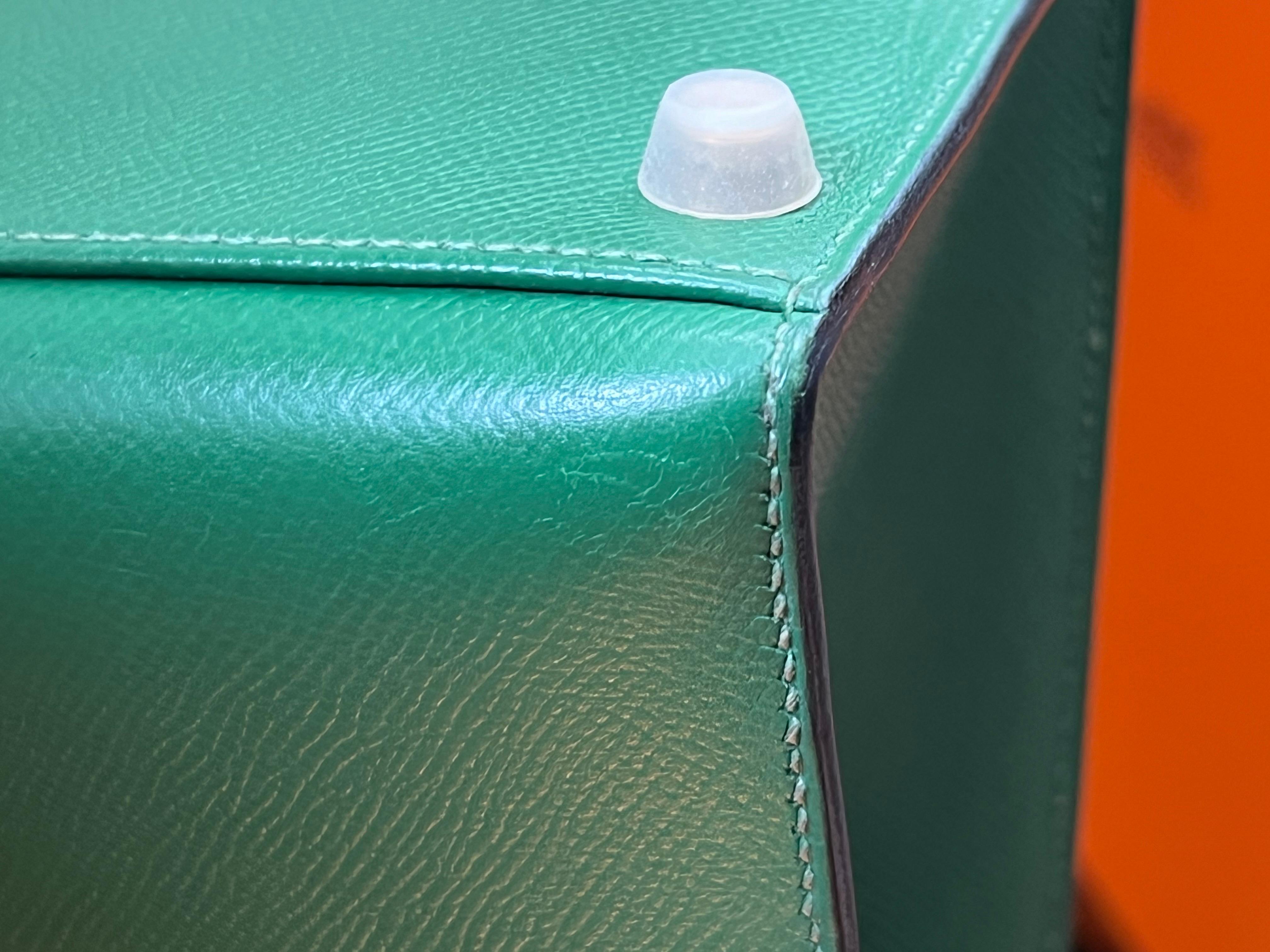 Hermes Kelly 28 Cactus Sellier Bag with GHW in Courchevel leather For Sale 13