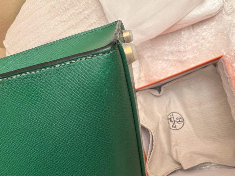 Hermes Kelly 28 Cactus Sellier Bag with GHW in Courchevel leather For Sale at 1stDibs