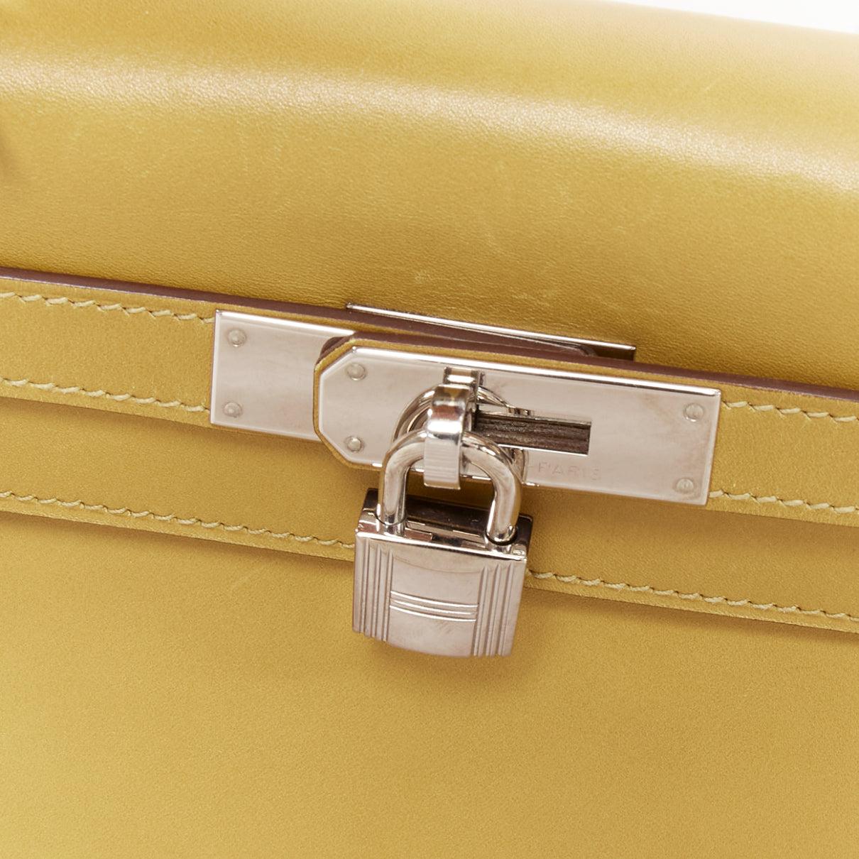Hermès Kelly 28 Cumin Swift PHW, borsa a tracolla con chiusura a girello in vendita 2