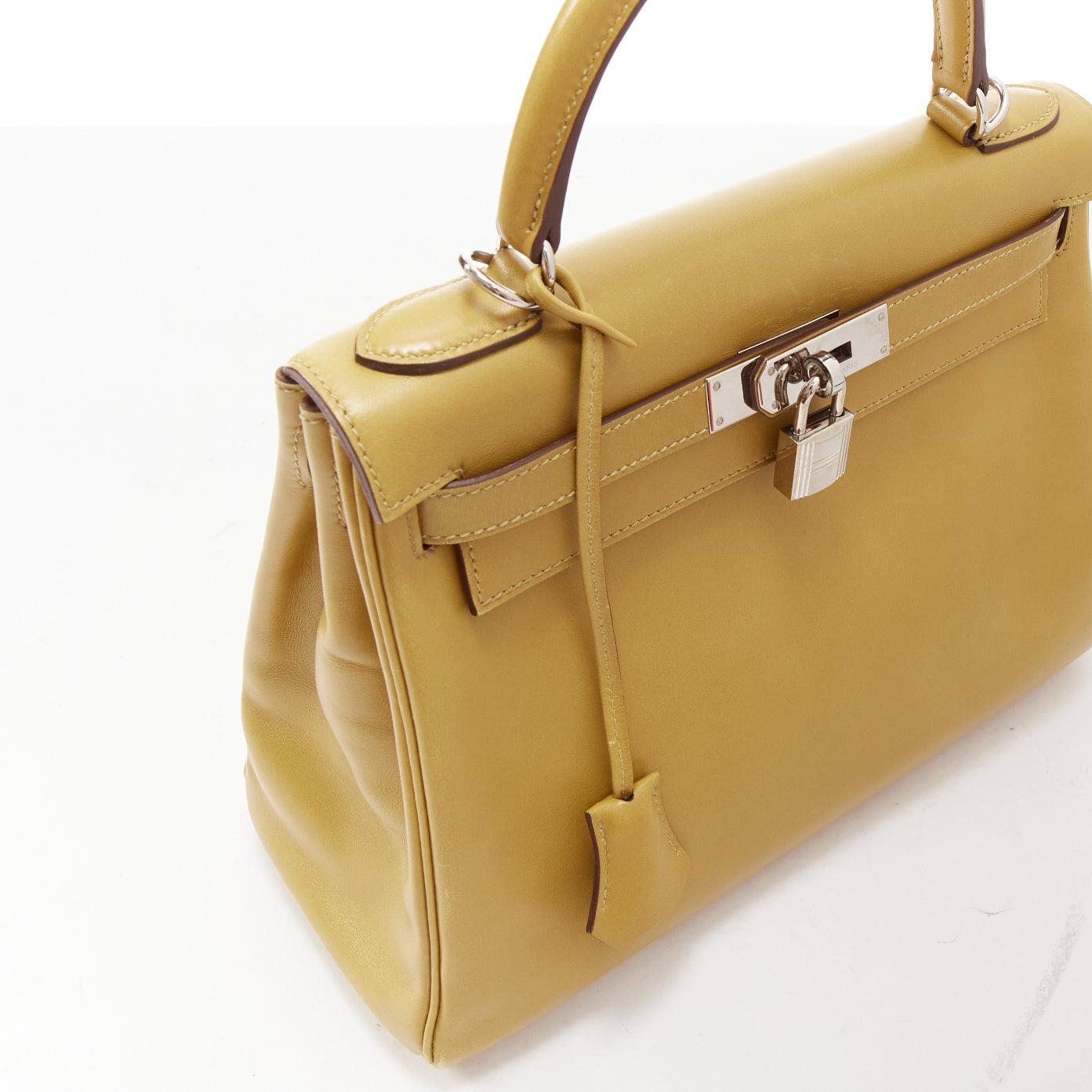 Hermès Kelly 28 Cumin Swift PHW, borsa a tracolla con chiusura a girello in vendita 3