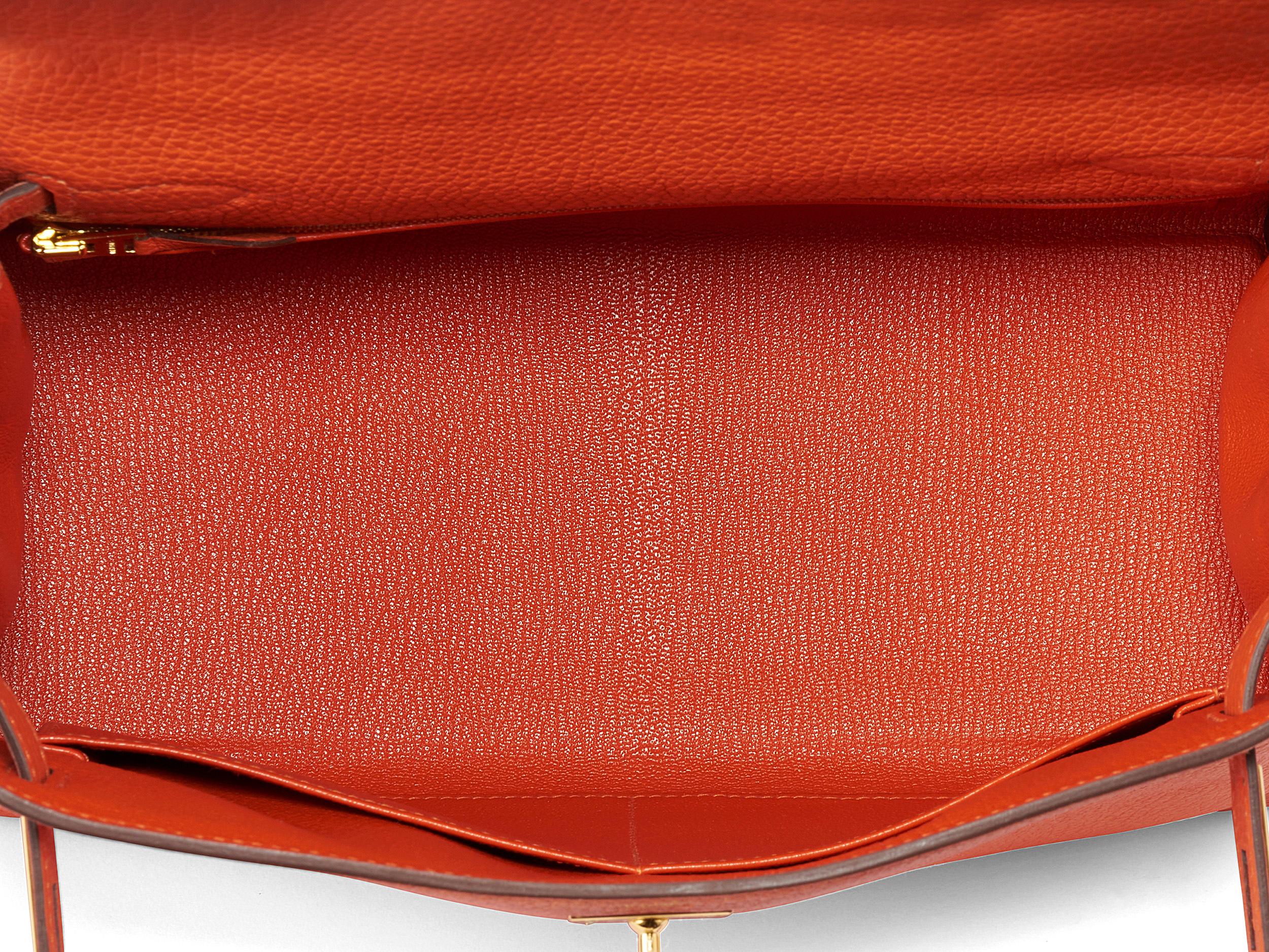 Hermès Kelly 28 Feu Taurillon Clemence Gold Hardware im Angebot 3