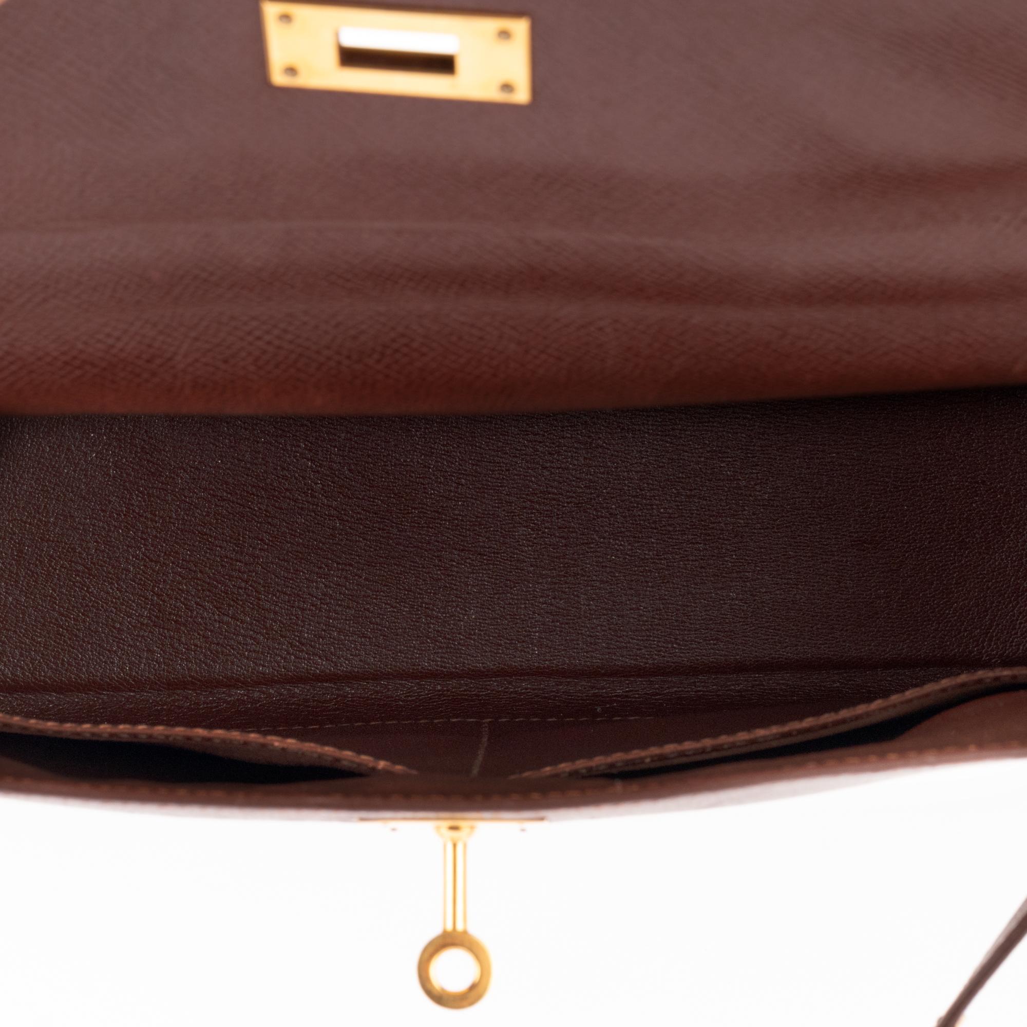 Hermès Kelly 28 Handtasche aus Courchevel Brown-Leder mit Riemen:: goldene Hardware! 2