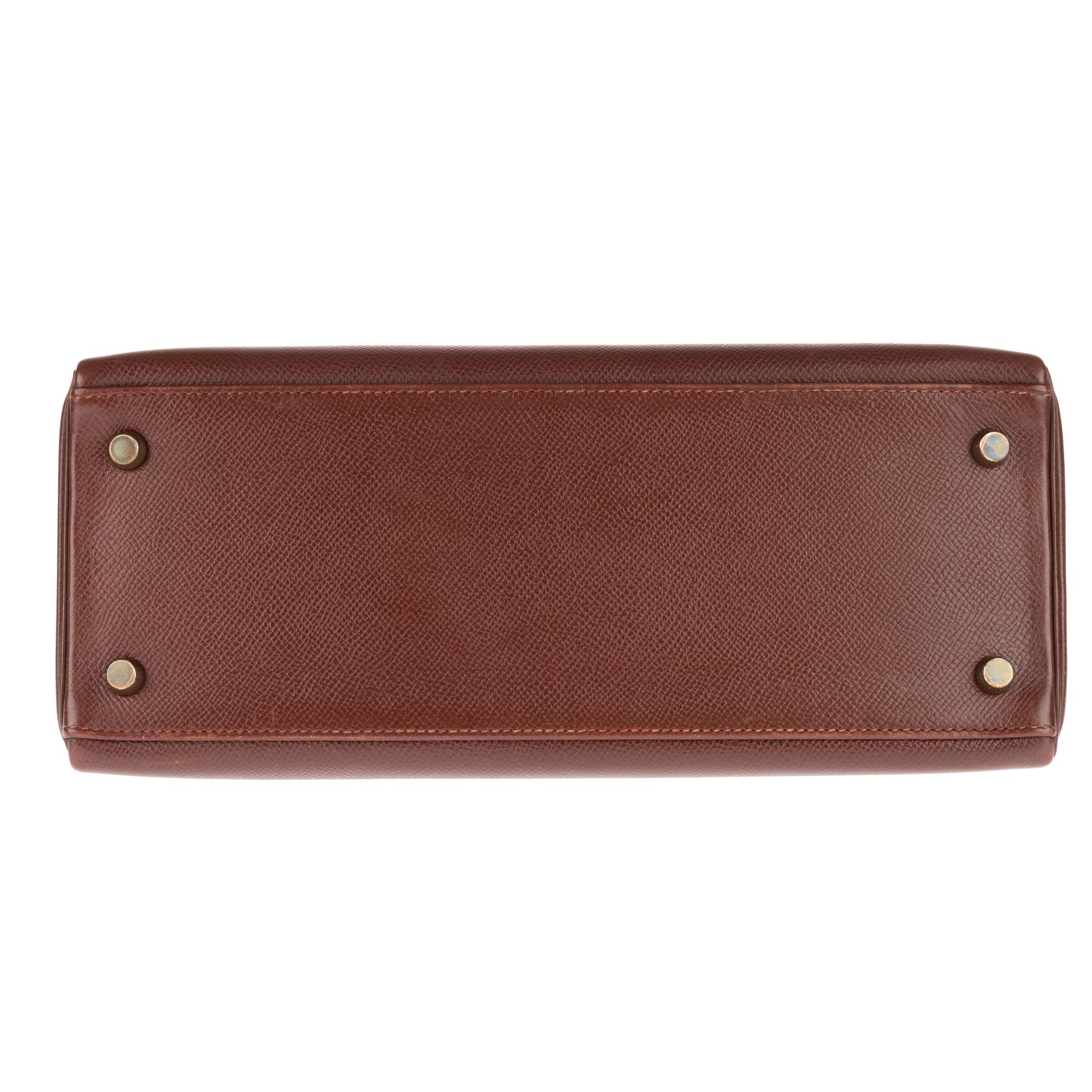 Hermès Kelly 28 Handtasche aus Courchevel Brown-Leder mit Riemen:: goldene Hardware! 4