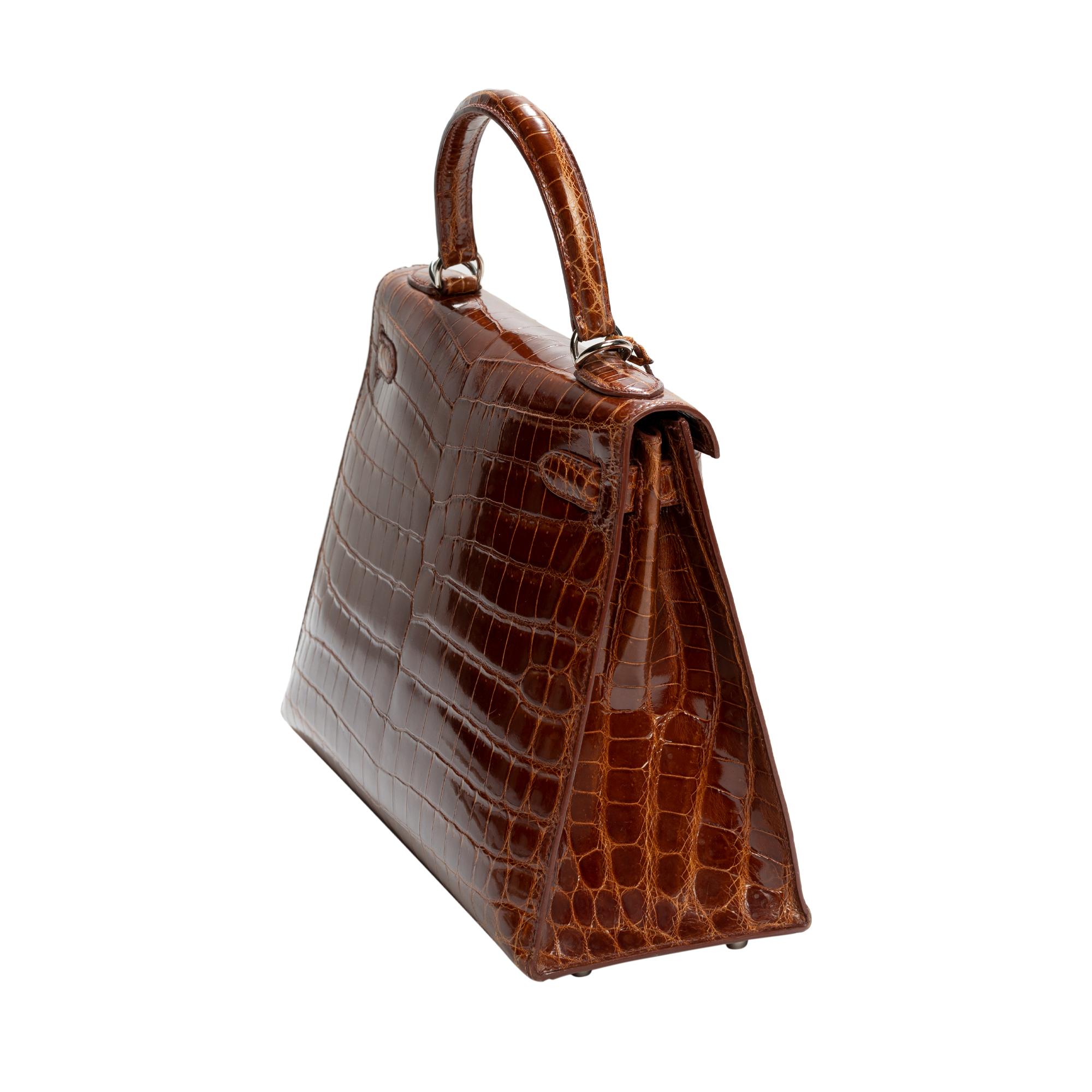 Hermès Kelly 28 Handtasche mit Riemen aus Krokodil 