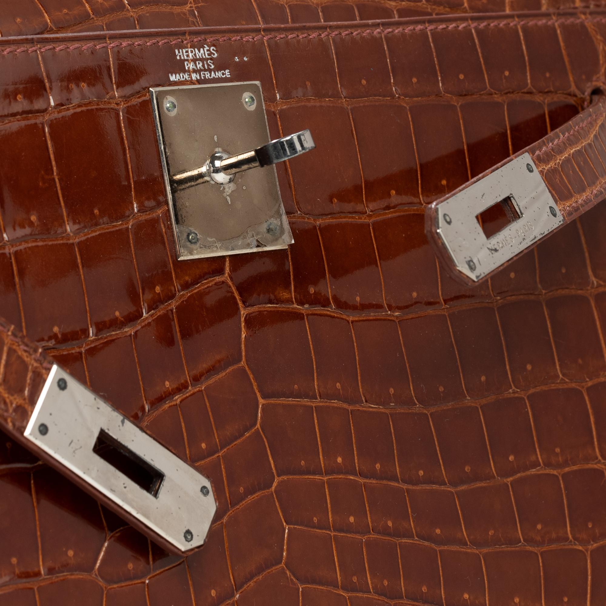 Hermès Kelly 28 Handtasche mit Riemen aus Krokodil 