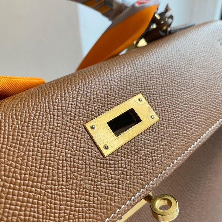 Kelly 28 leather handbag Hermès Camel in Leather - 32941582