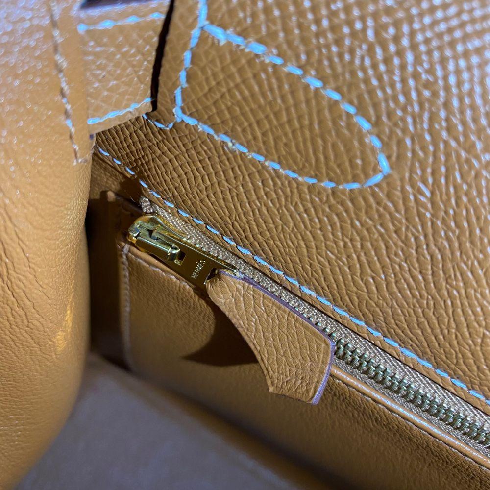 HERMÈS, Kelly 28 in brown leather In Excellent Condition In Clichy, FR