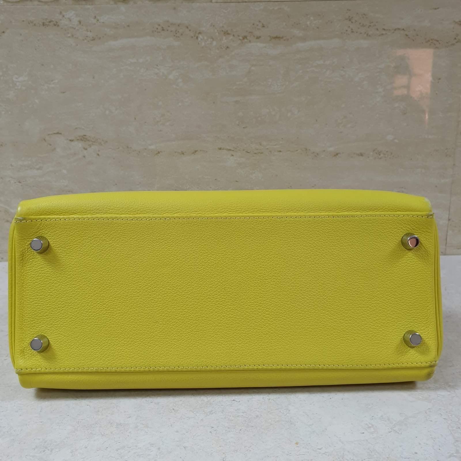 Hermes Kelly 28 Lime Leather Bag In Good Condition In Krakow, PL