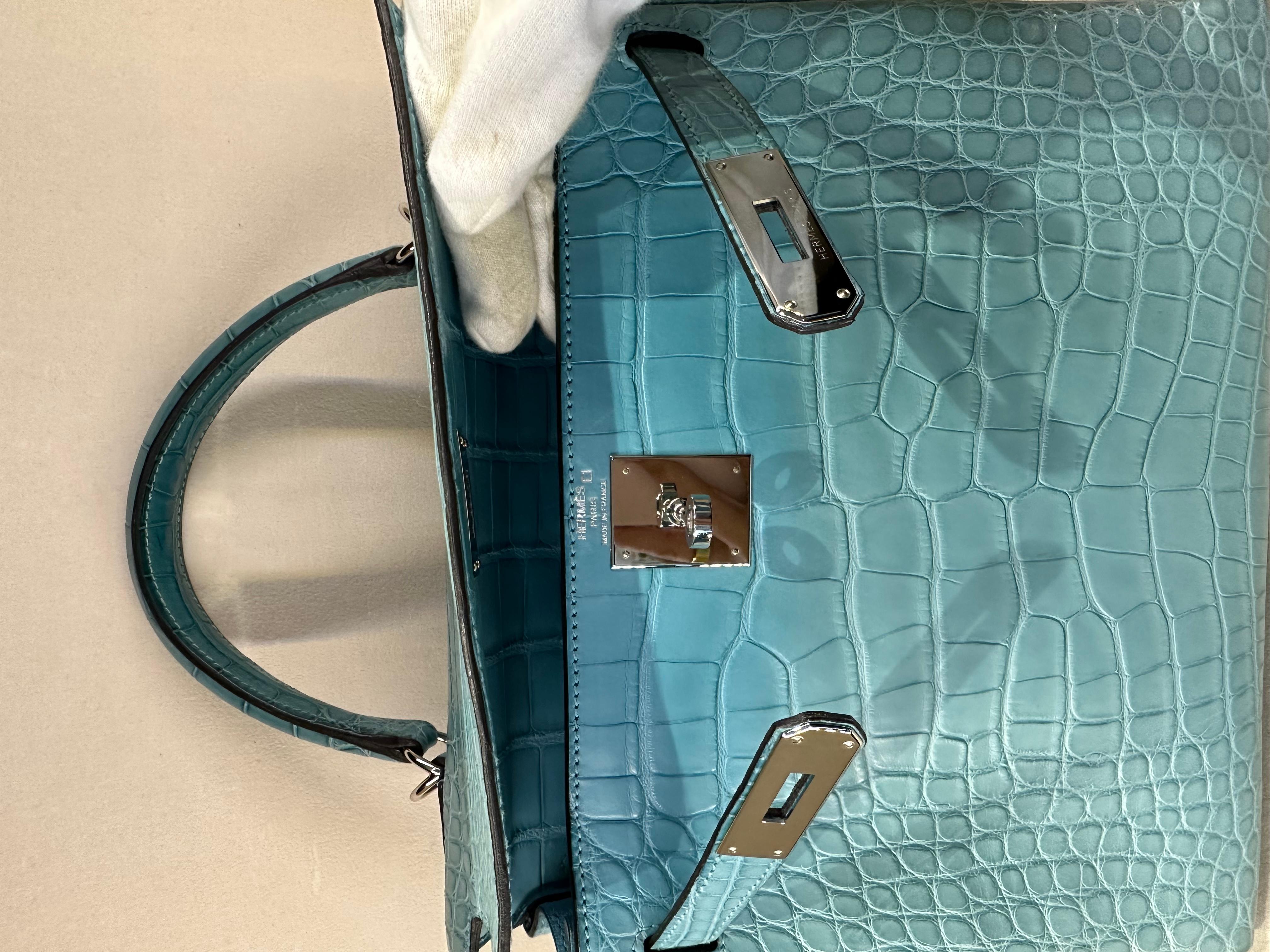 Hermes Kelly 28 Matte Crocodile Bleu palladium hardware bag For Sale 2