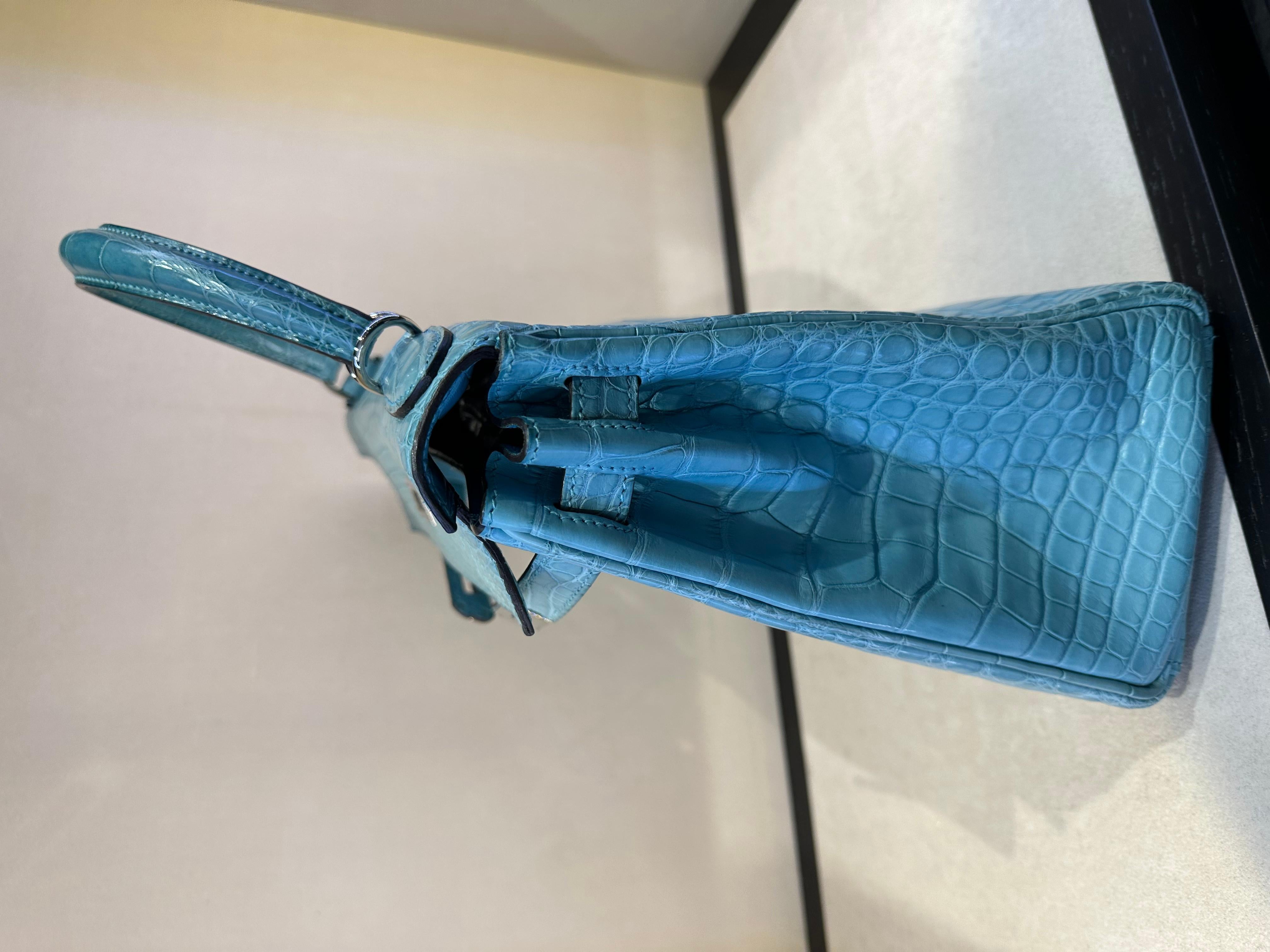 Matte Krokodil Bleu Palladium Beschläge Tasche von Hermès Kelly 28 im Angebot 1