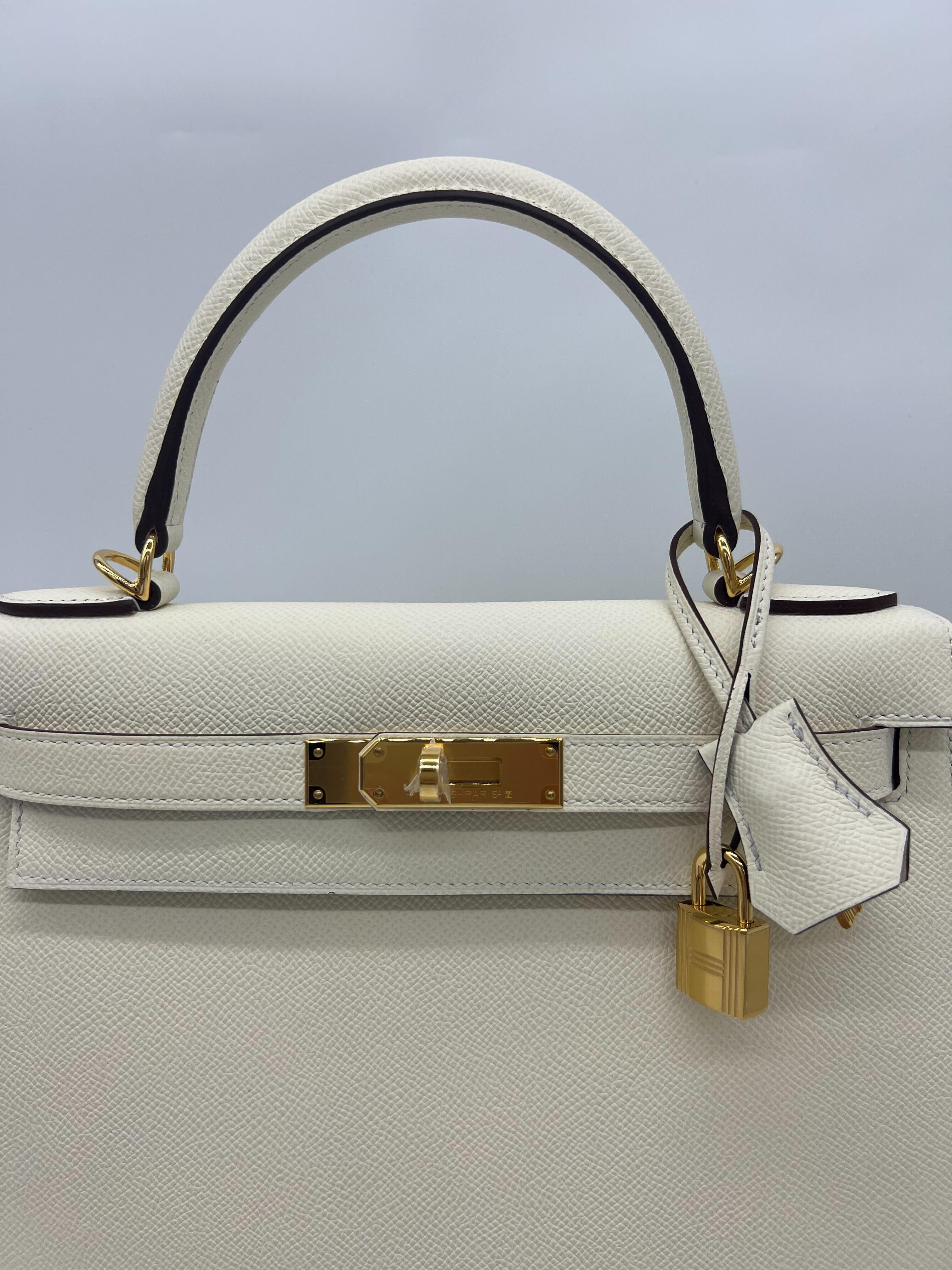 Hermes Kelly 28 Nata Epsom Gold Hardware In New Condition For Sale In New York, NY