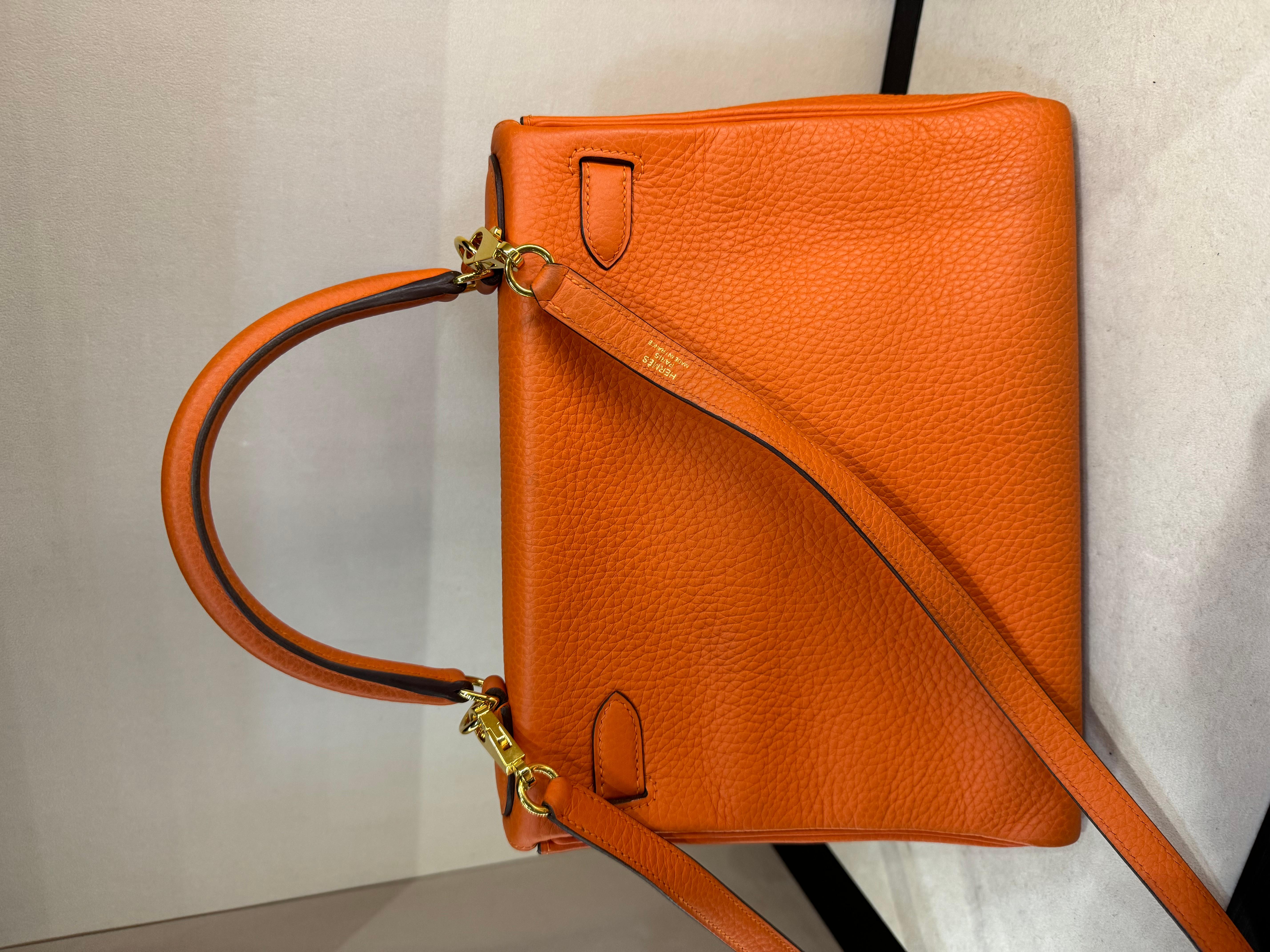 Women's or Men's Hermes Kelly 28 Orange Gold Hardware bag For Sale