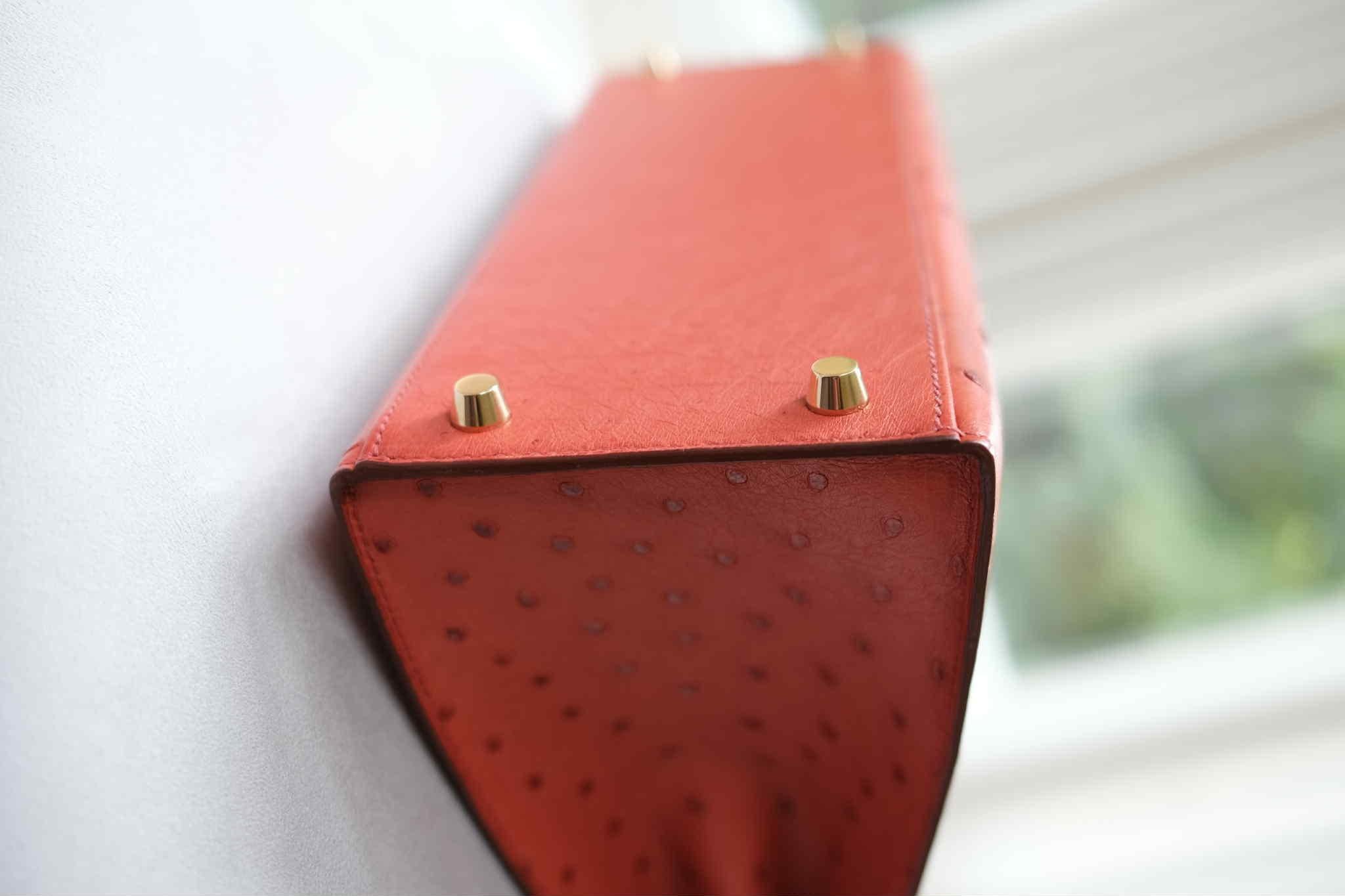 Hermes Kelly 28 Straußen-Kuivre Gold Tasche im Angebot 5
