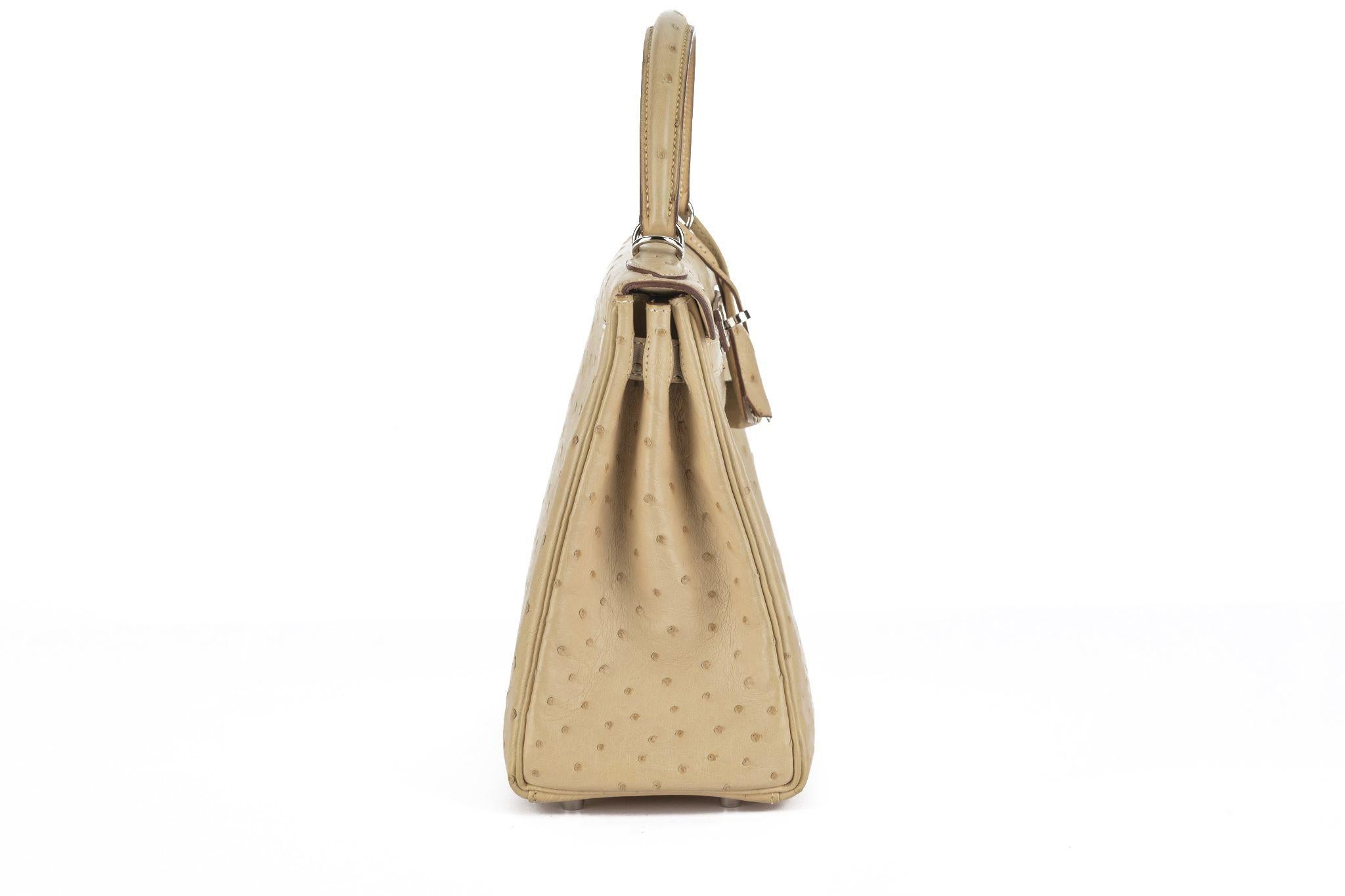 Women's Hermès Kelly 28 Ostrich Parchemin Palladium Hardware For Sale