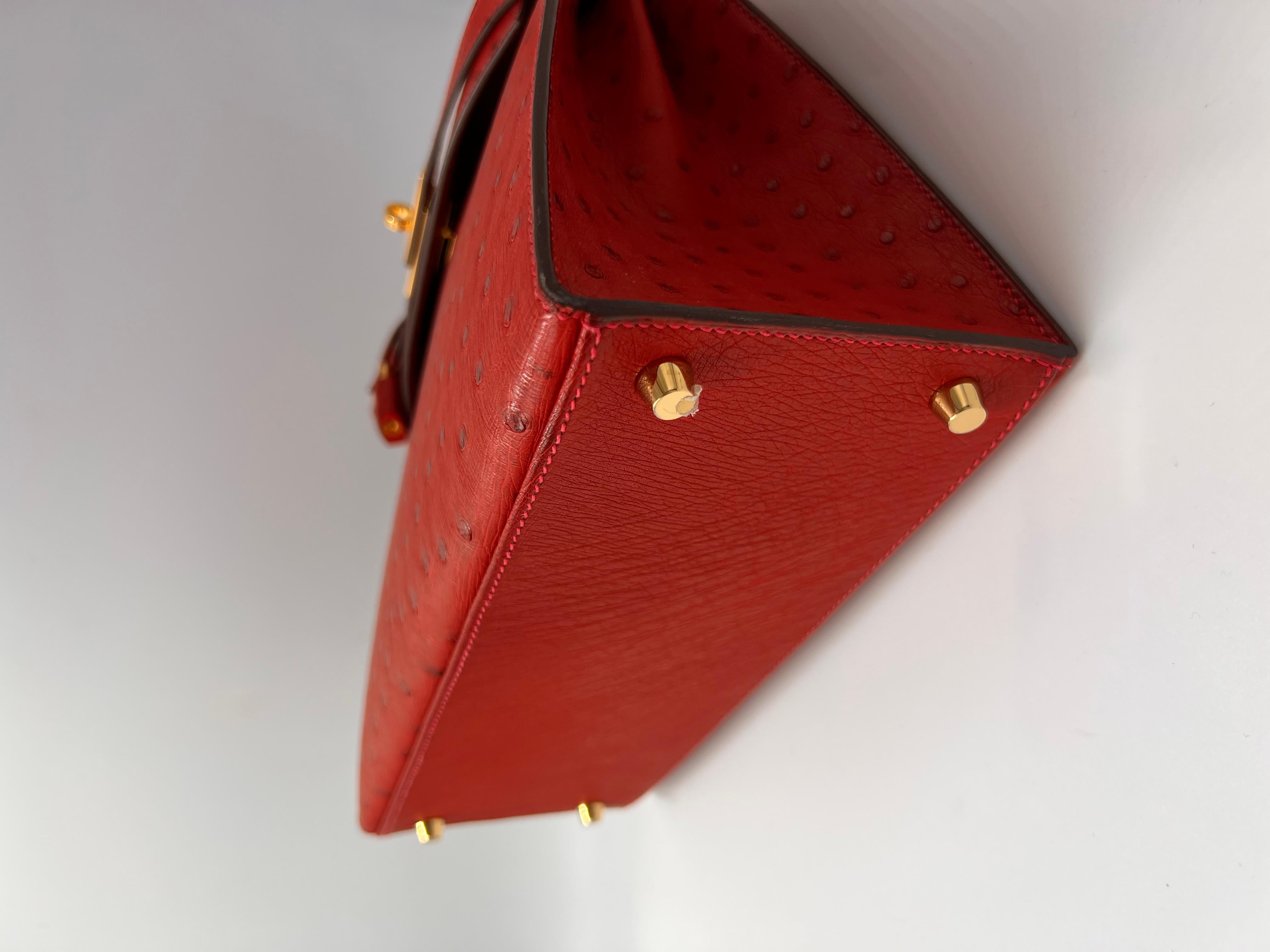 Hermès Kelly 28 Ostrich Rouge Vif GHW In Good Condition In London, England