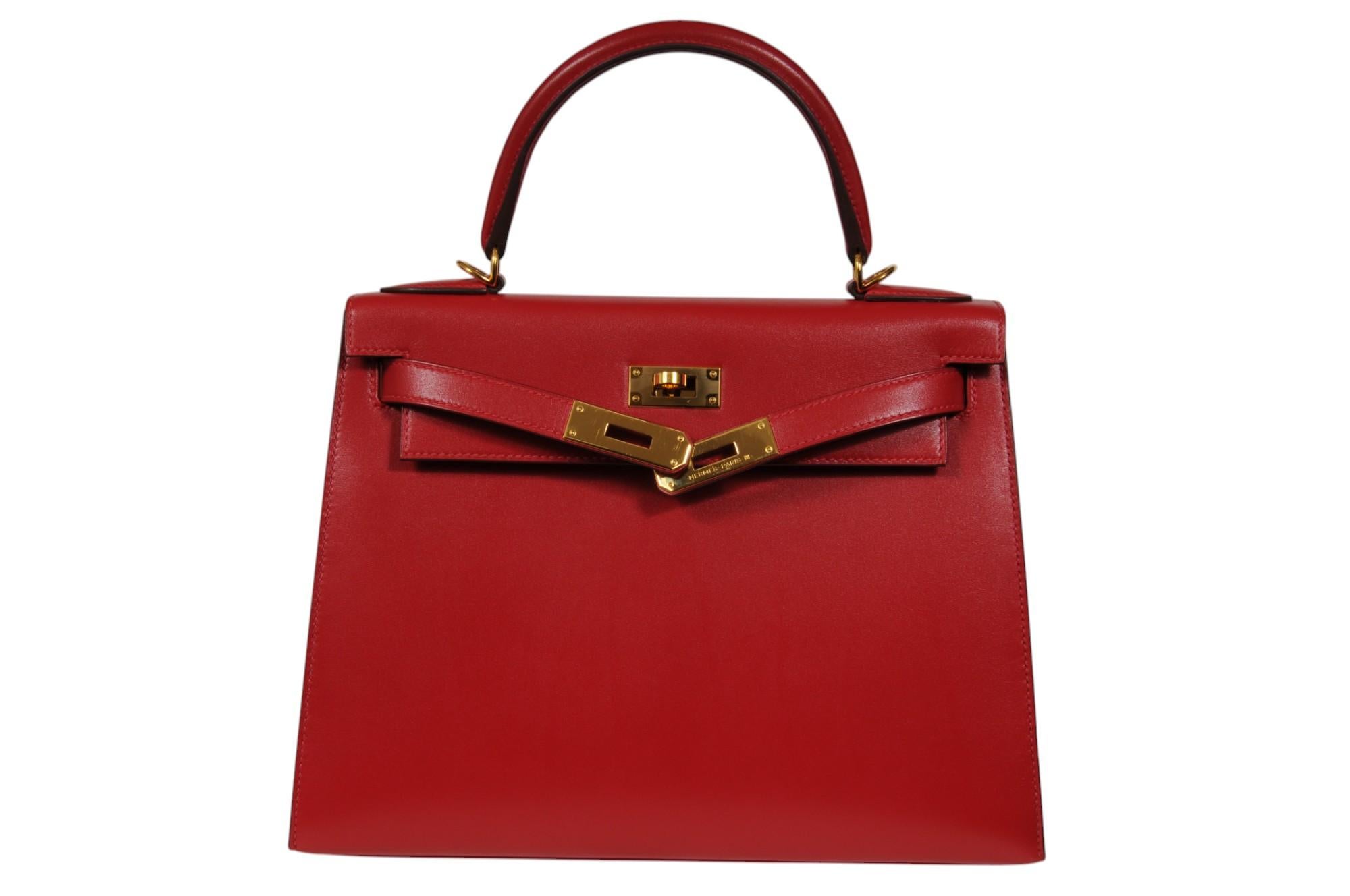 Hermes Kelly 28 Red Box Borsa in pelle di vitello Manico superiore Tracolla Hardware oro in vendita 7