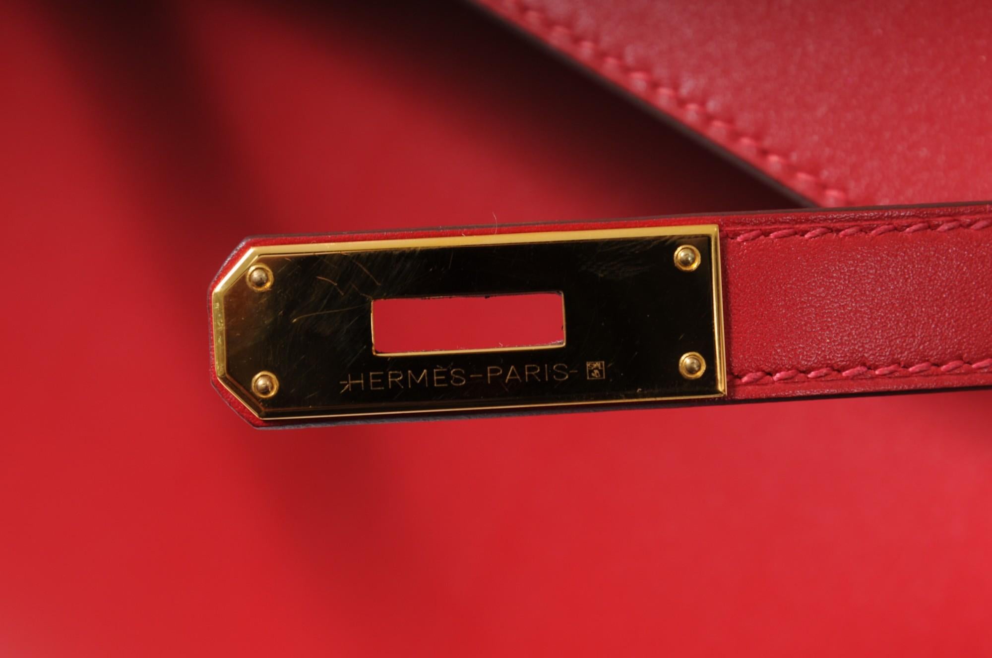 Hermes Kelly 28 Red Box Borsa in pelle di vitello Manico superiore Tracolla Hardware oro in vendita 9