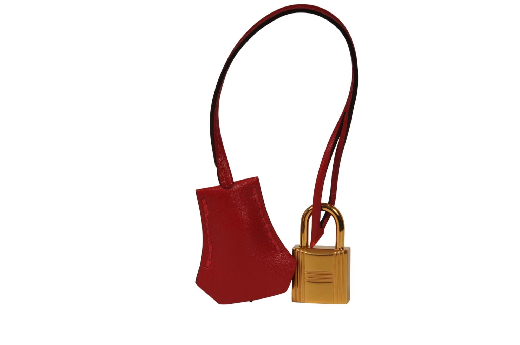 Hermes Kelly 28 Red Box Borsa in pelle di vitello Manico superiore Tracolla Hardware oro in vendita 13