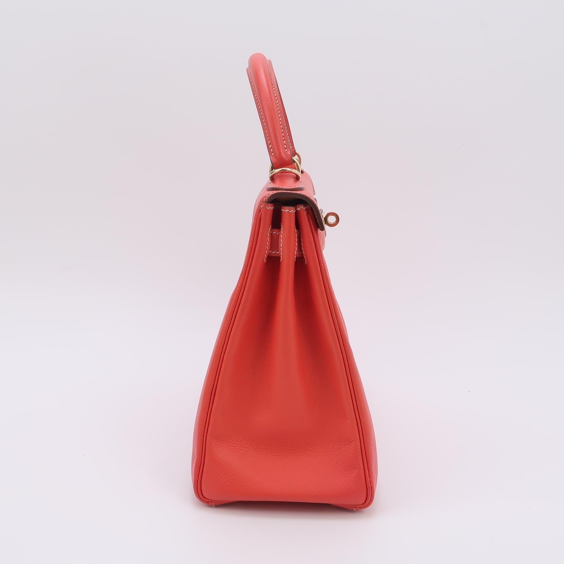 Hermes Kelly 28 Retourne Calfskin Leather Rose Exterior Brown Interior Gold Hard In Good Condition In AUBERVILLIERS, FR