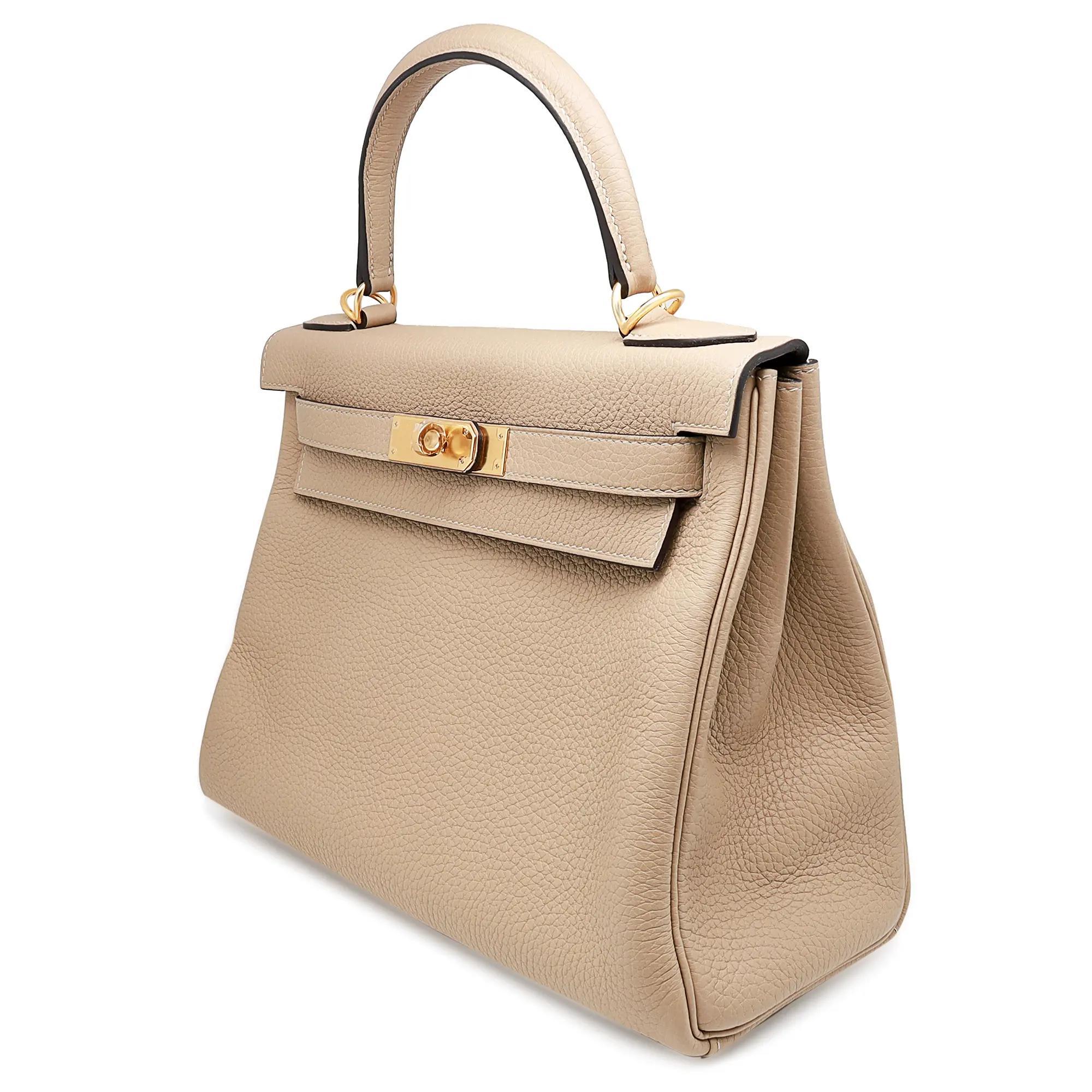 Hermes Kelly 28 Retourne Clemence Trench Gold Tone Hardware Handbag GHW  In New Condition For Sale In New York, NY