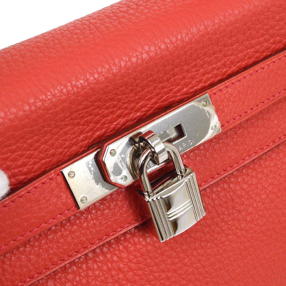 Pre-Owned Vintage Condition
From 2010 Collection
Taurillon Clemence Leather
Palladium Hardware
Measures 11
