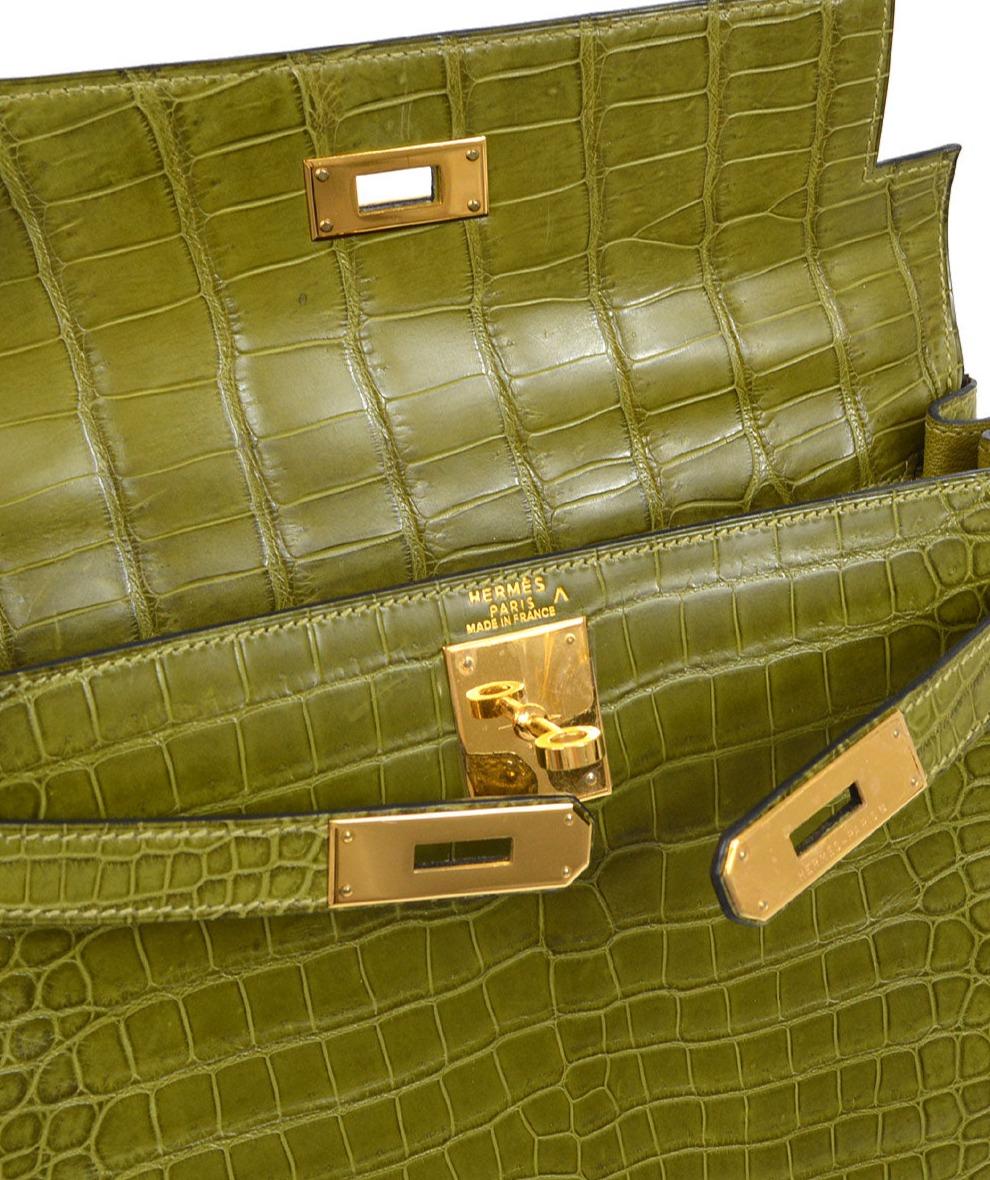 Pre-Owned Vintage Condition
From 1997 Collection
Matte Porosus Crocodile
Measures 11