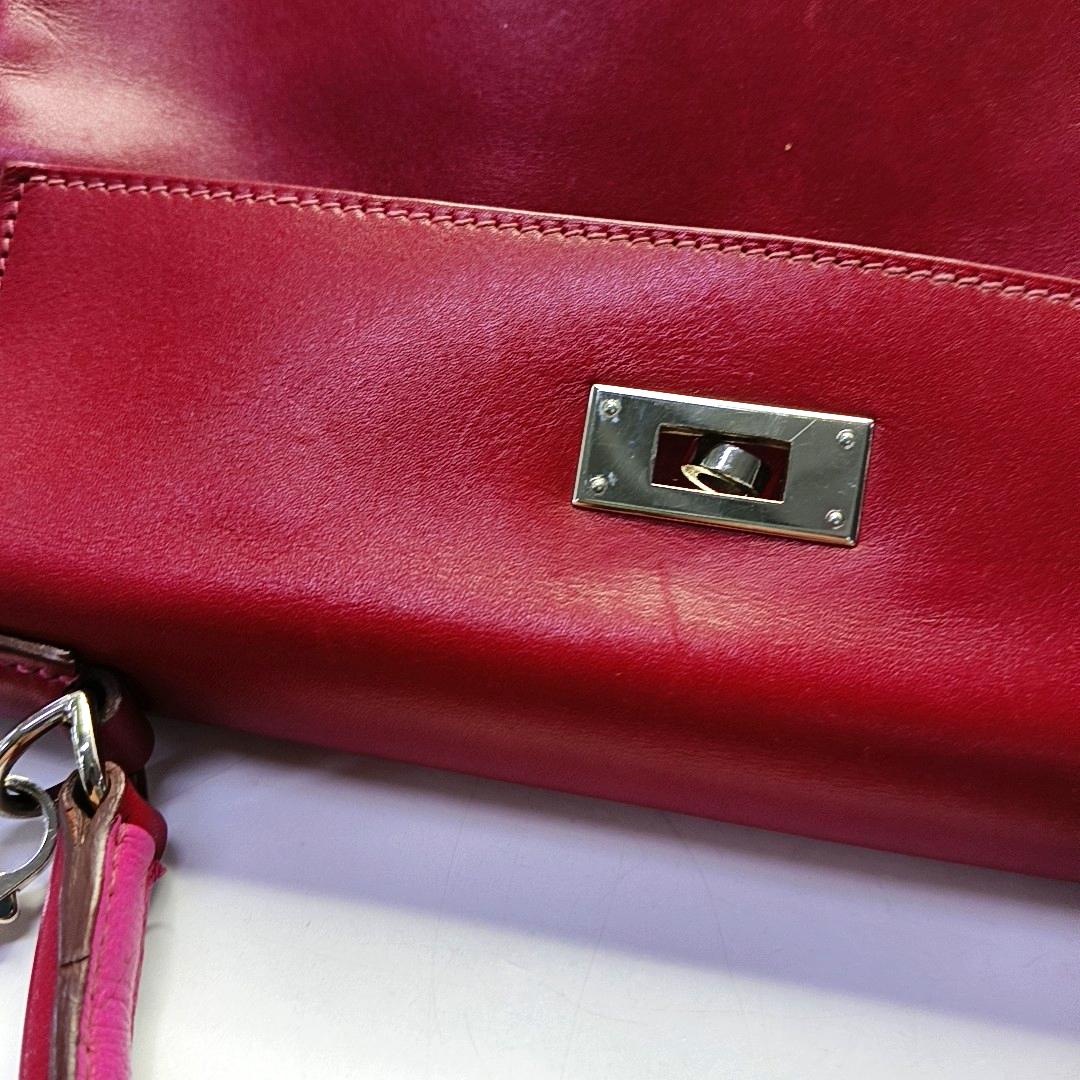 Hermes Kelly 28 Retourne Rouge Grenat/Vermillon Red Box Leather Gold Hardware 20 For Sale 4