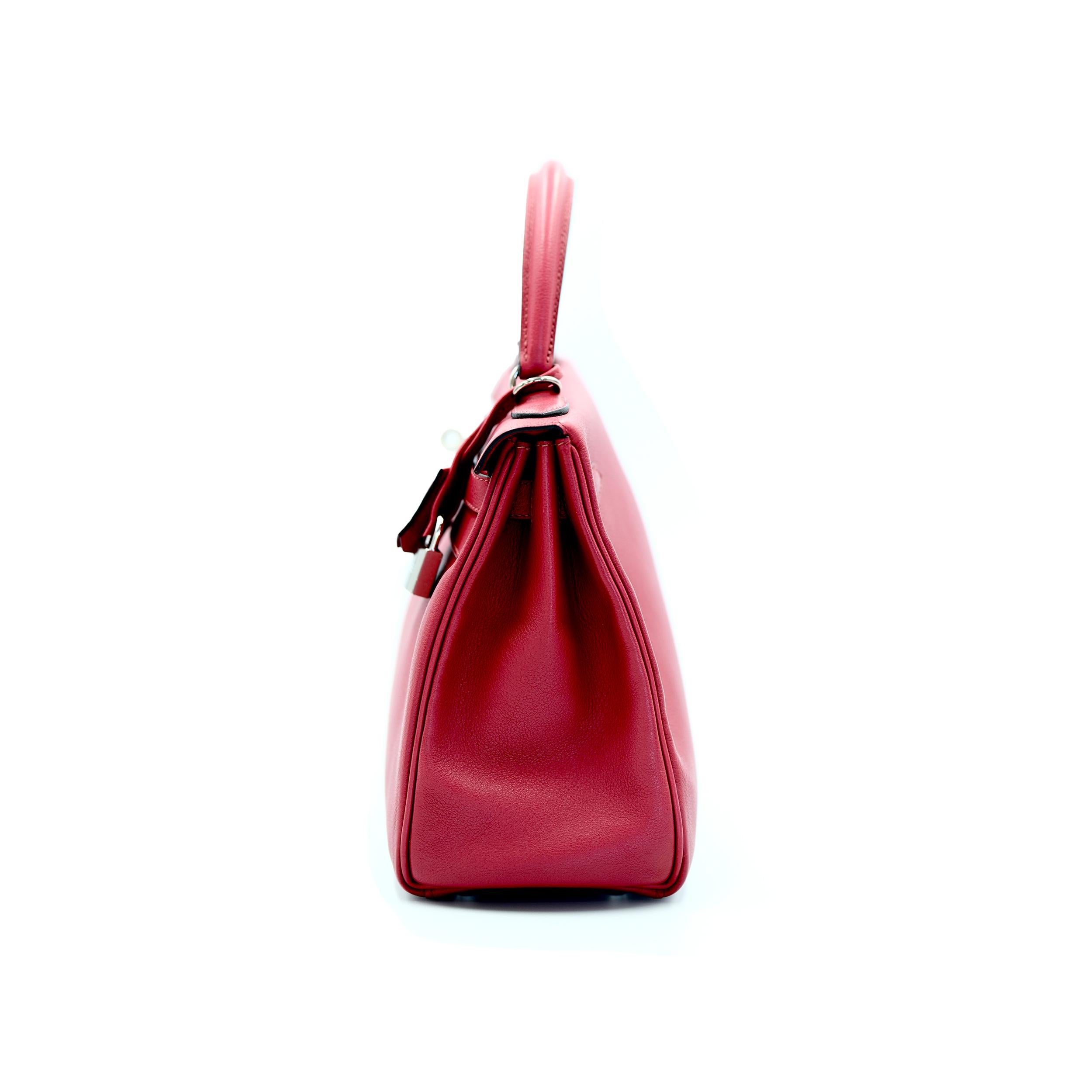 Hermes Kelly 28 Retourne Rubis Evergrain avec quincaillerie Palladium Excellent état - En vente à North Miami Beach, FL