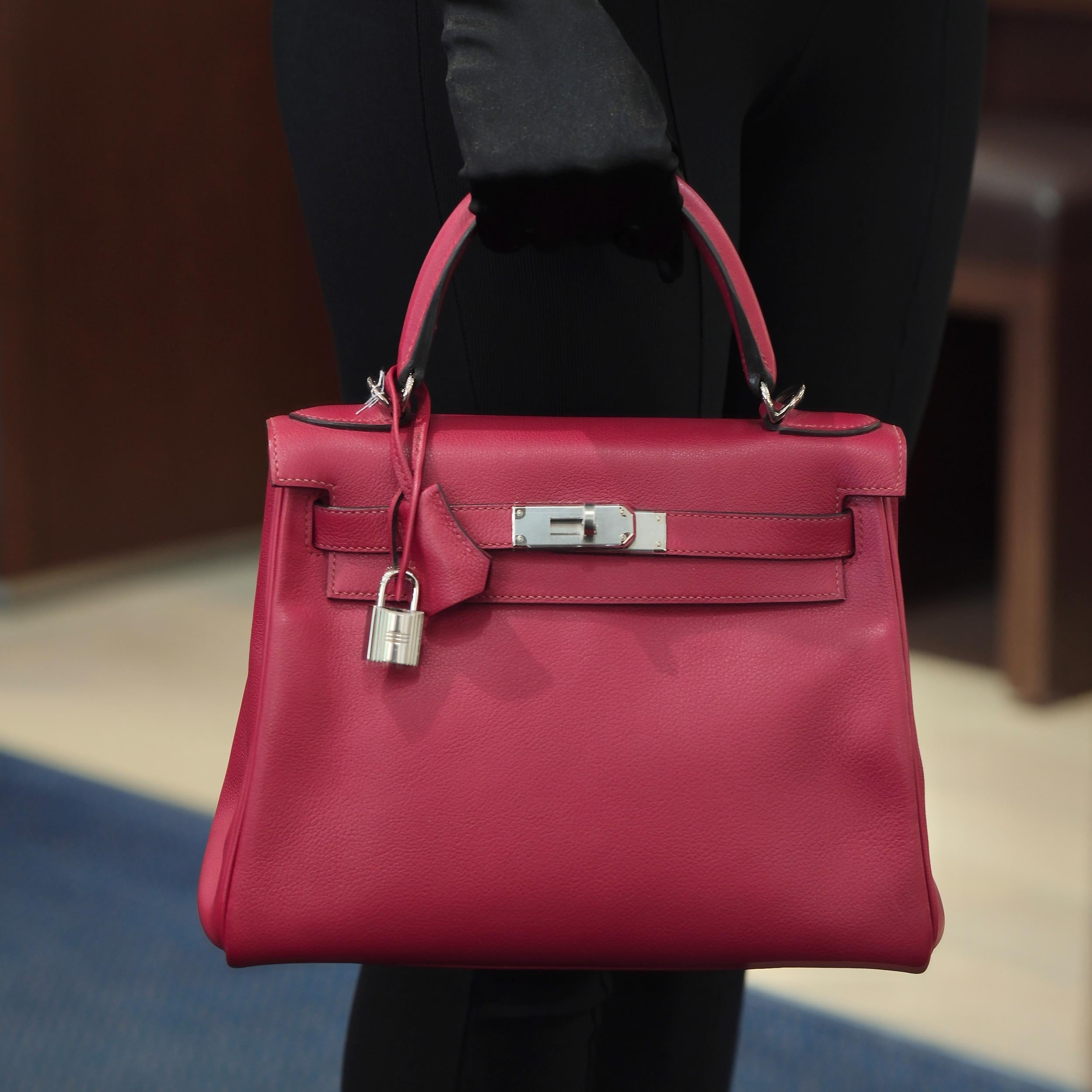 Hermes Kelly 28 Retourne Rubis Evergrain avec quincaillerie Palladium en vente 4