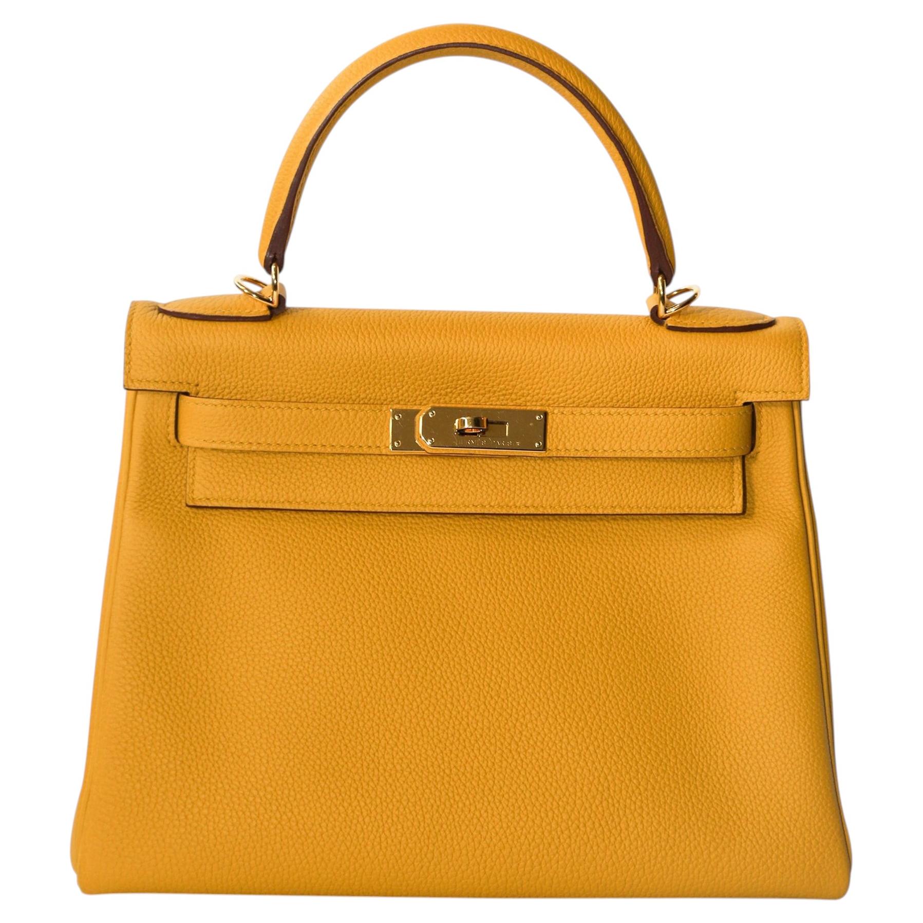 Hermès Kelly 28 Retourne Togo Leather Jaune Ambre Unisex Handbag 2018 For Sale