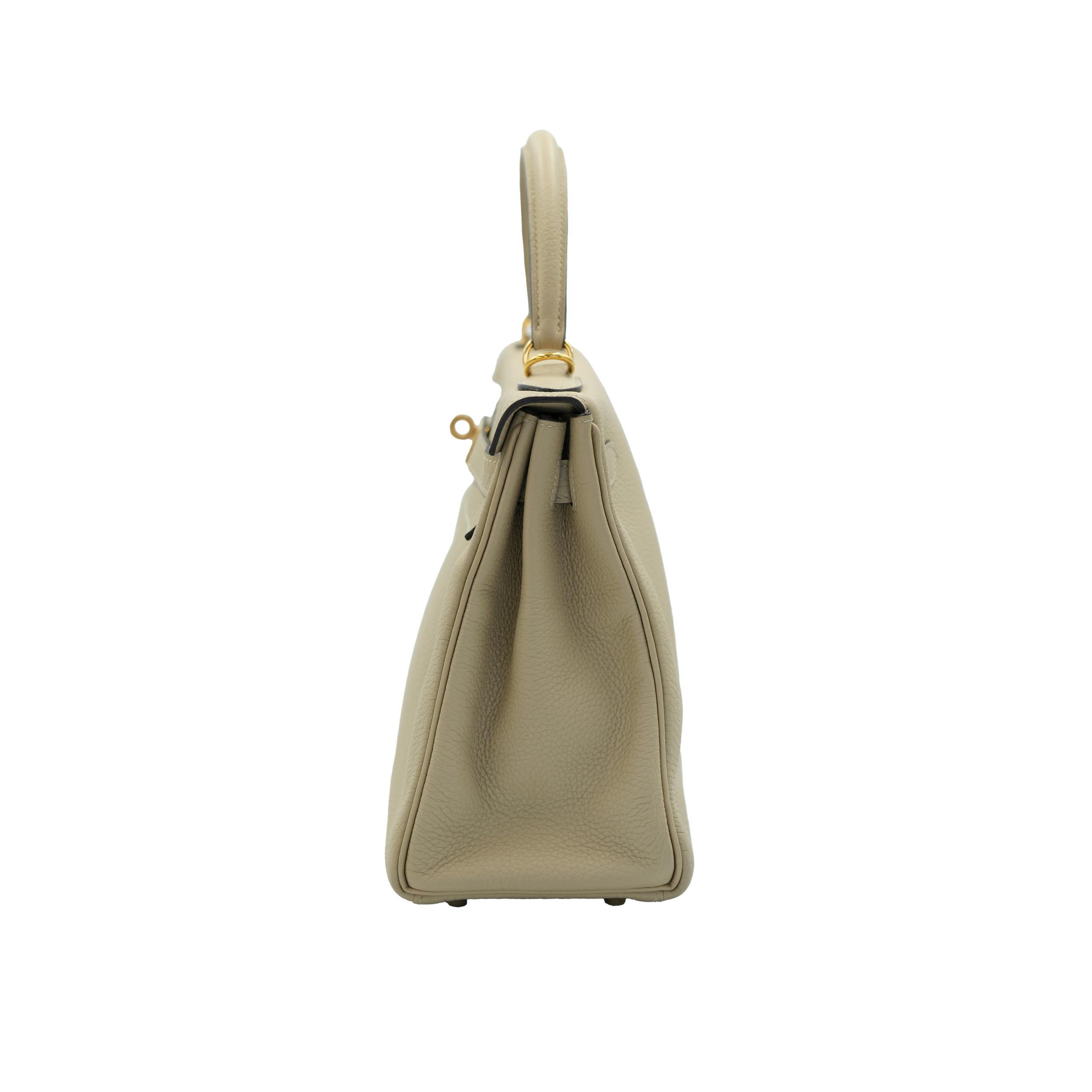 Marque : Hermès

Modèle : Kelly Retourne

Taille : 28 cm (28 × 22 × 10 cm / 11,25