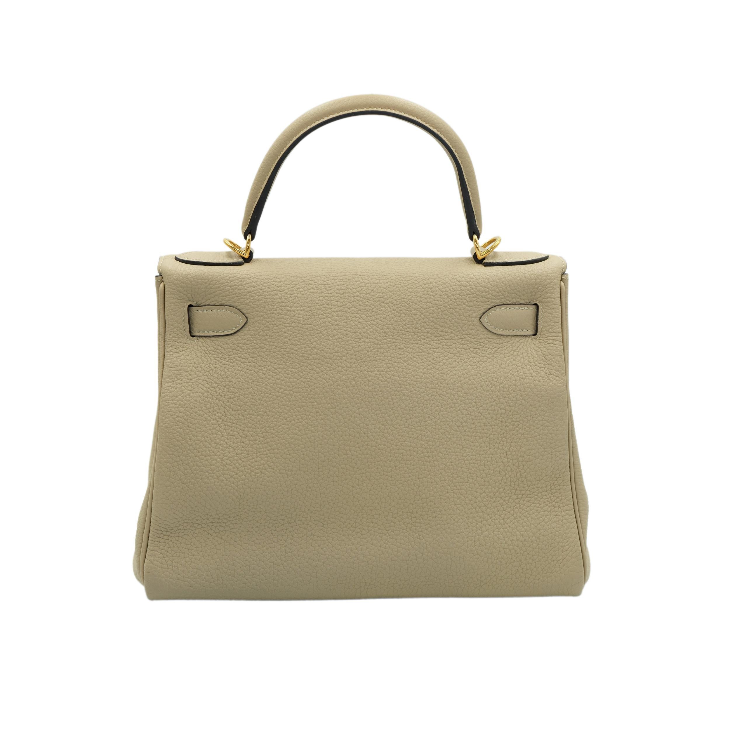 Marron Hermes Kelly 28 Retourne Trench Togo with Gold Hardware en vente