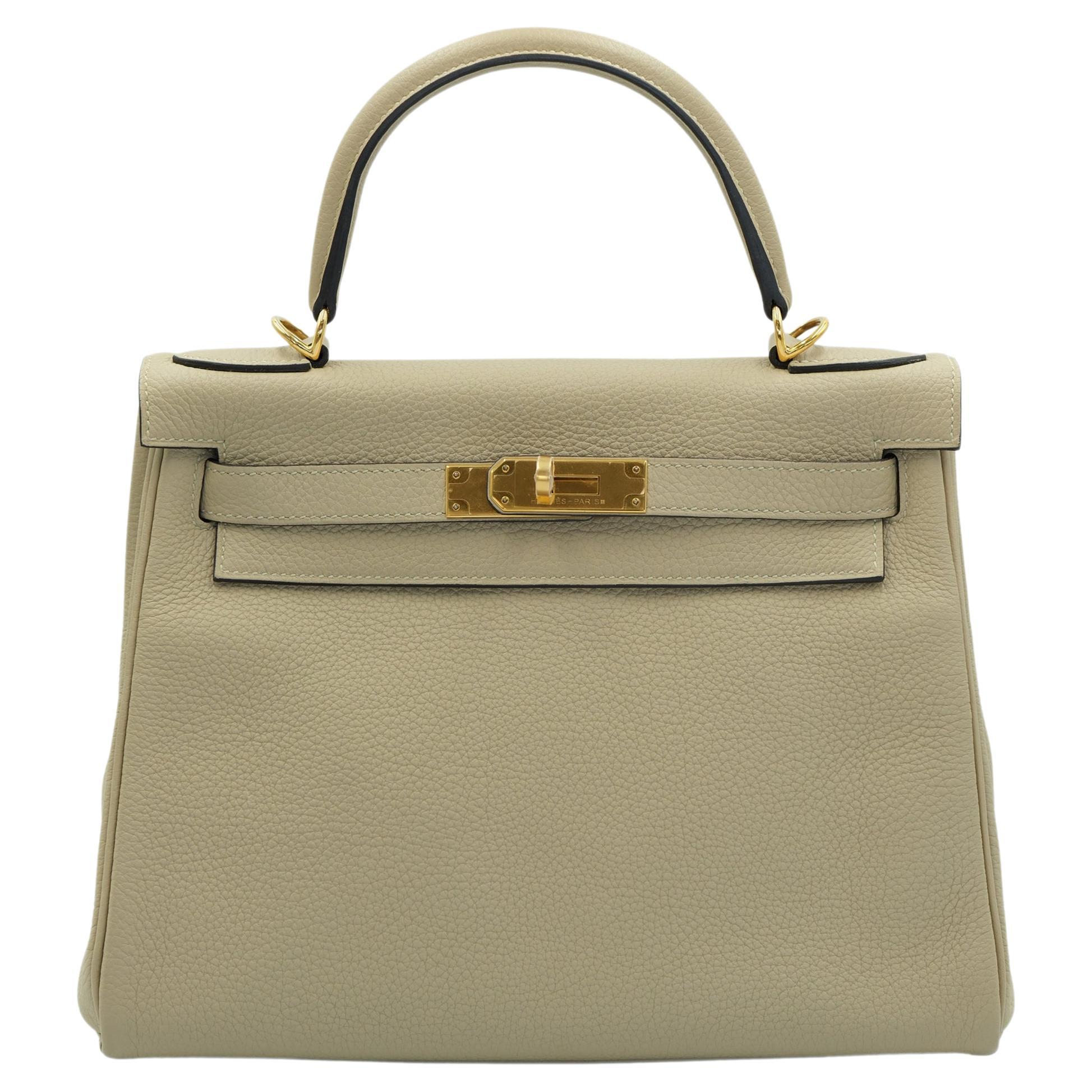 Hermes Kelly 28 Retourne Trench Togo with Gold Hardware en vente