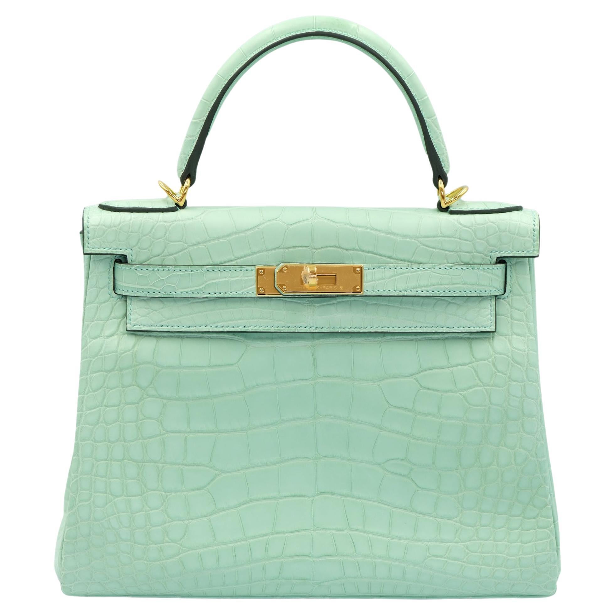 Hermes Kelly 28 Retourne Vert d'Eau Alligator mat avec quincaillerie dorée en vente