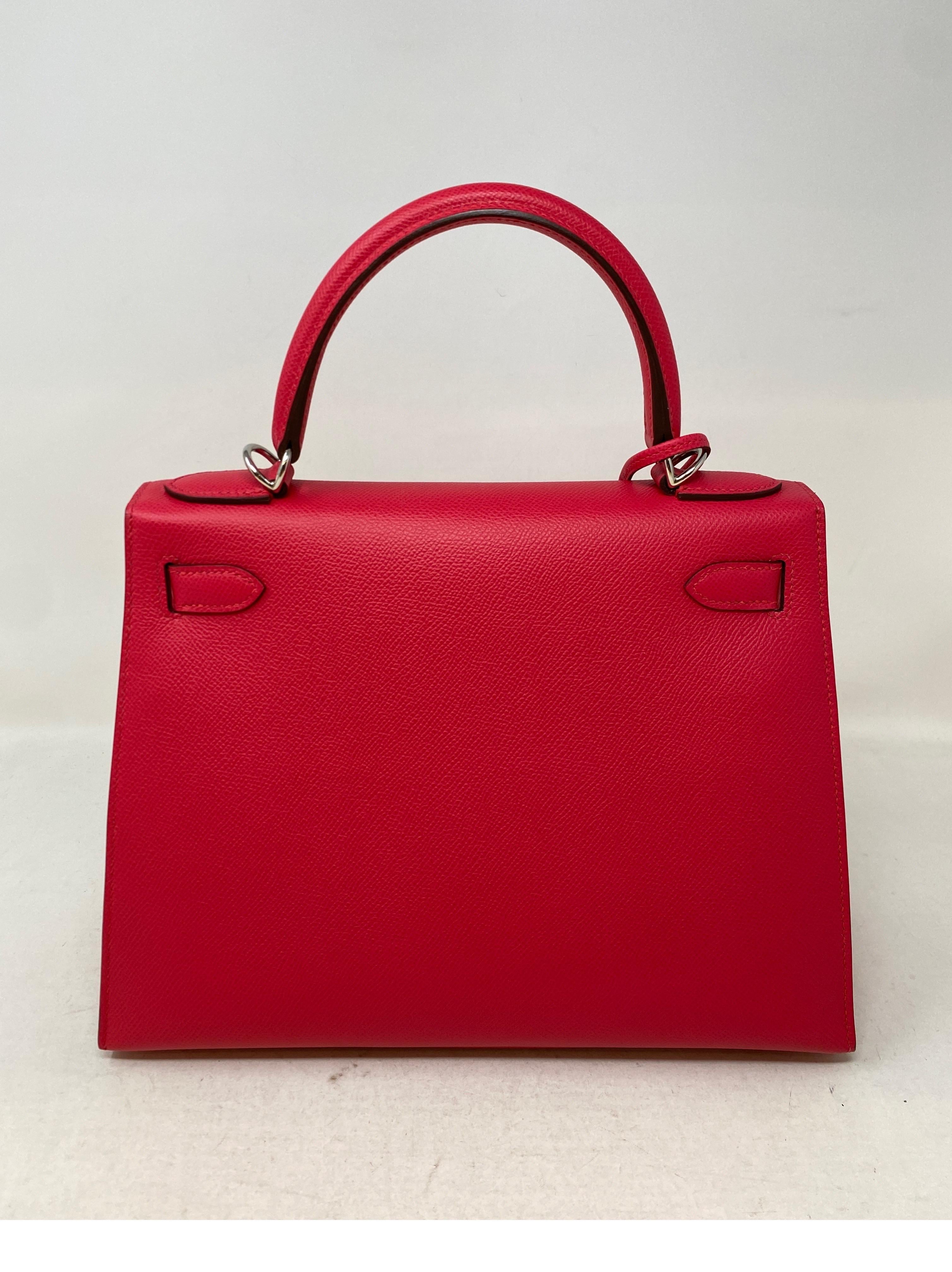 Hermes Kelly 28 Rose Extreme Bag  In New Condition In Athens, GA