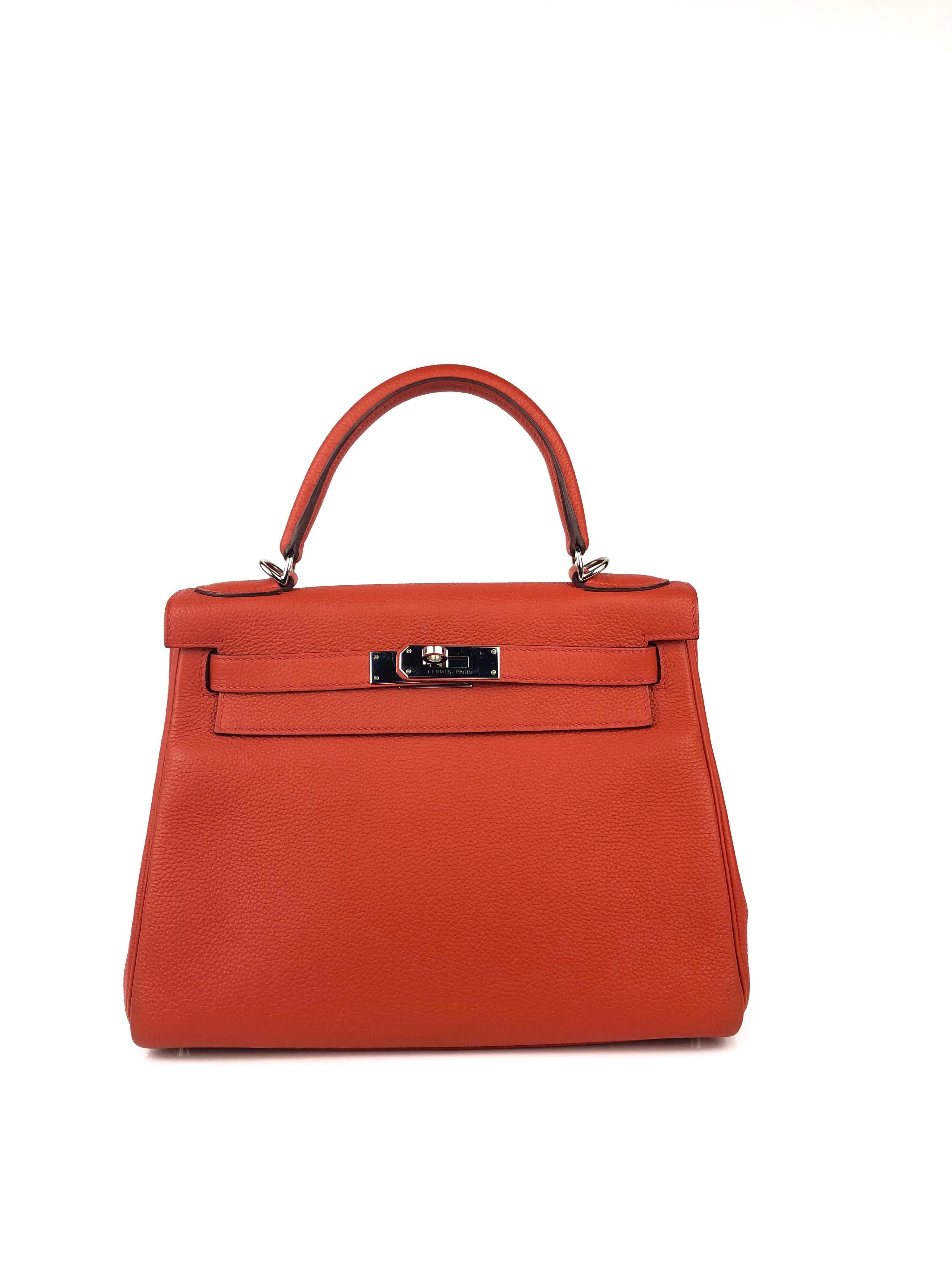 HERMES KELLY 28 ROUGE CASAQUE RED PALLADIUM HARDWARE X STAMP 2016.

Excellent Condition, regular scratching on hardware. Perfect corners and excellent structure.

Shop with confidence from Lux Addicts. Authenticity guaranteed or money back.

