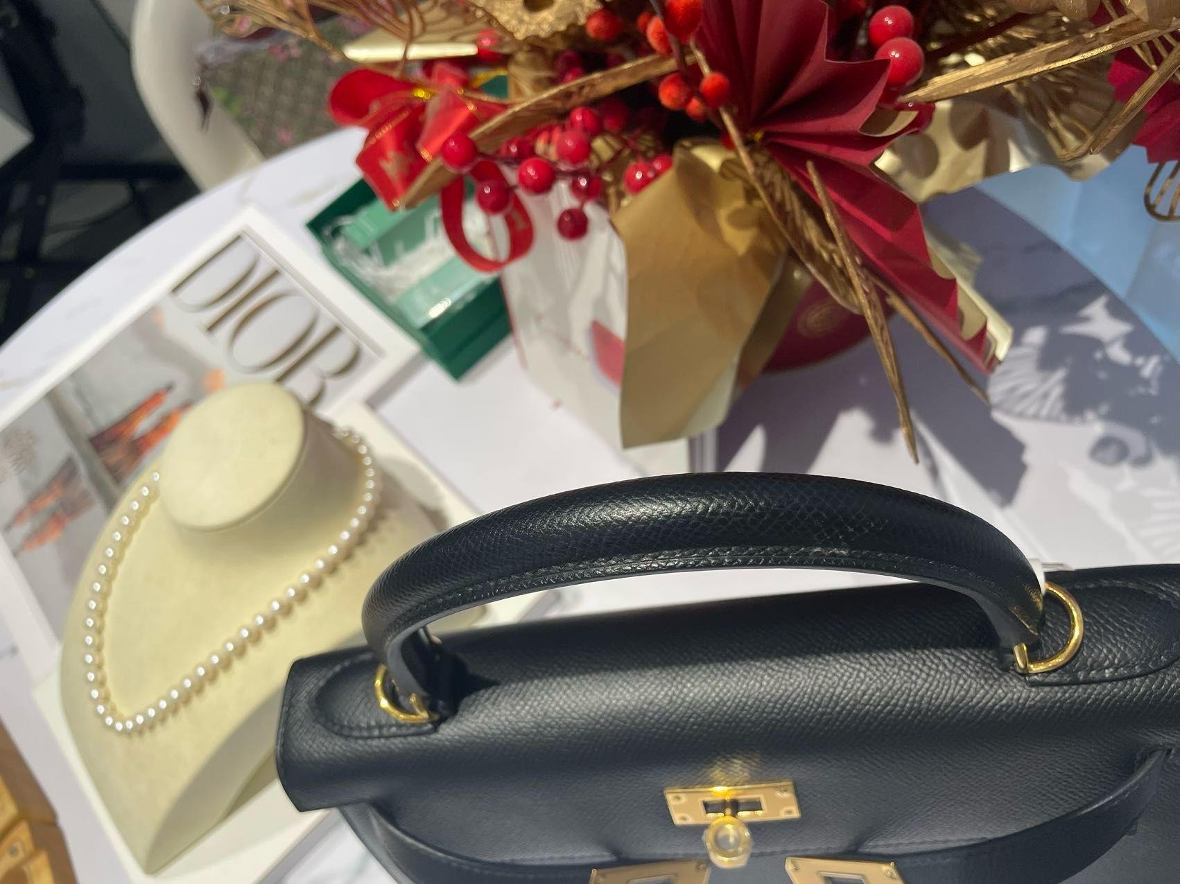 Hermes Kelly 28 Sellier Schwarz Tasche GHW für Damen oder Herren im Angebot