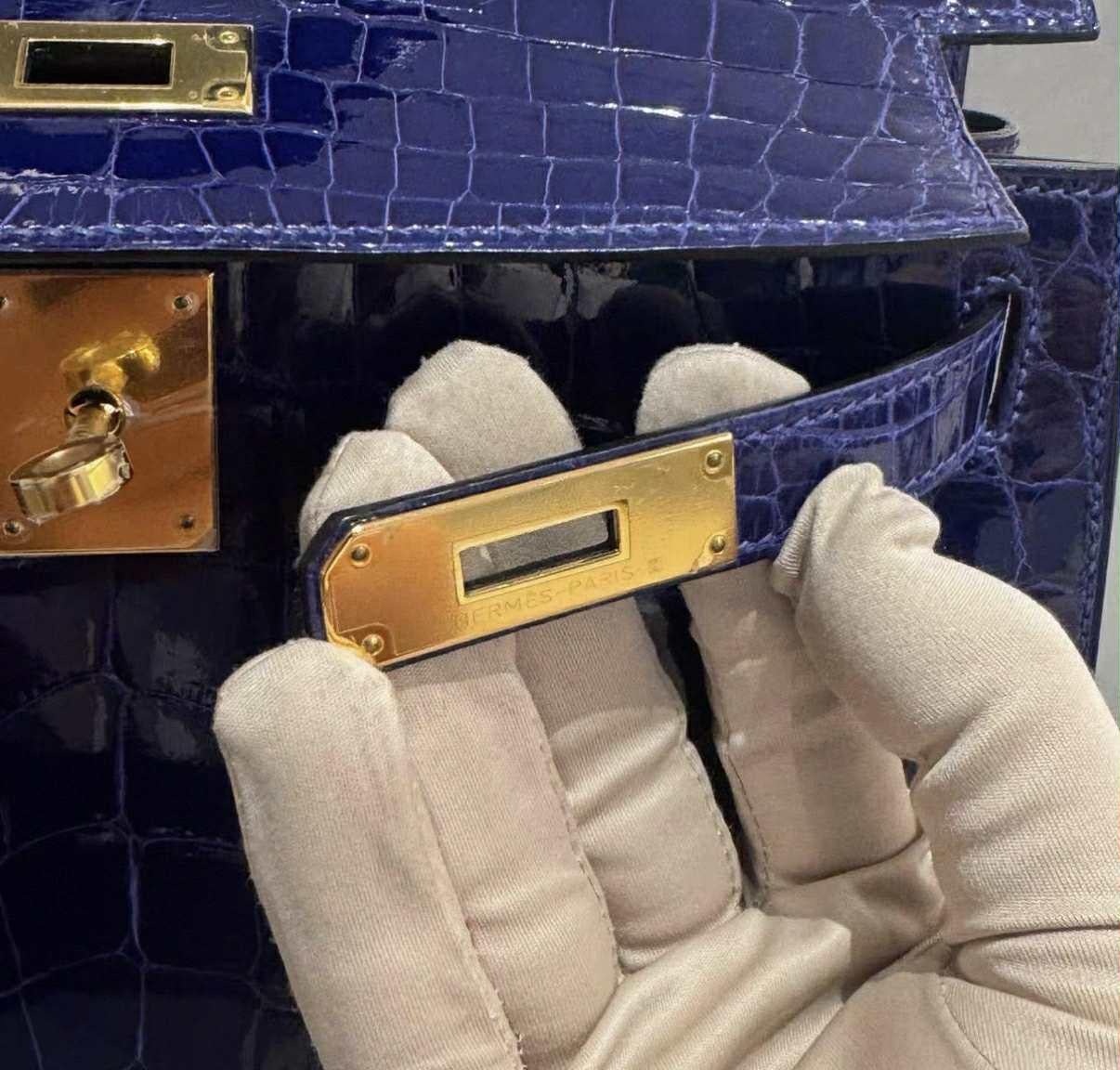 Hermes Kelly 28 Sellier Bleu Electrique Shiny Niloticus Crocodile Bag  with GHW For Sale 5