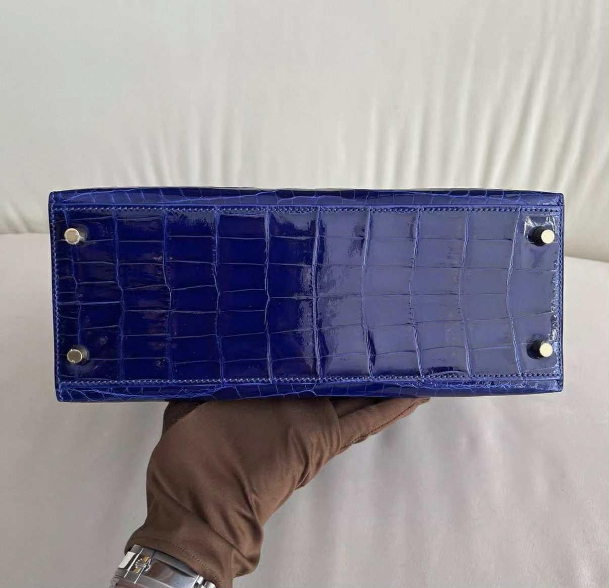 Hermes Kelly 28 Sellier Bleu Electrique Shiny Niloticus Crocodile Bag  with GHW For Sale 6