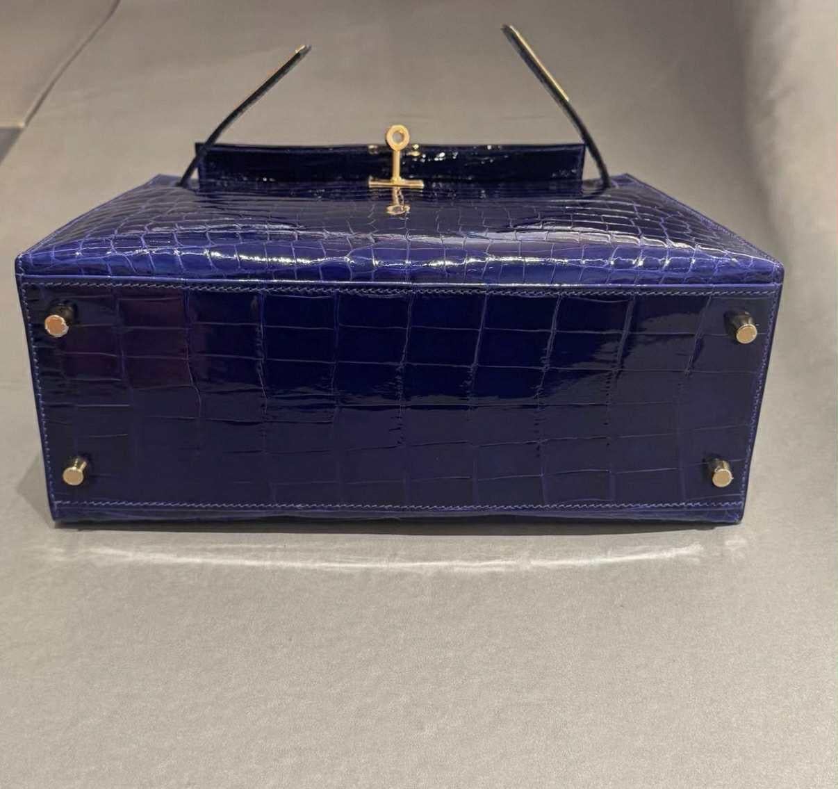 Hermes Kelly 28 Sellier Bleu Electrique Shiny Niloticus Crocodile Bag  with GHW For Sale 8