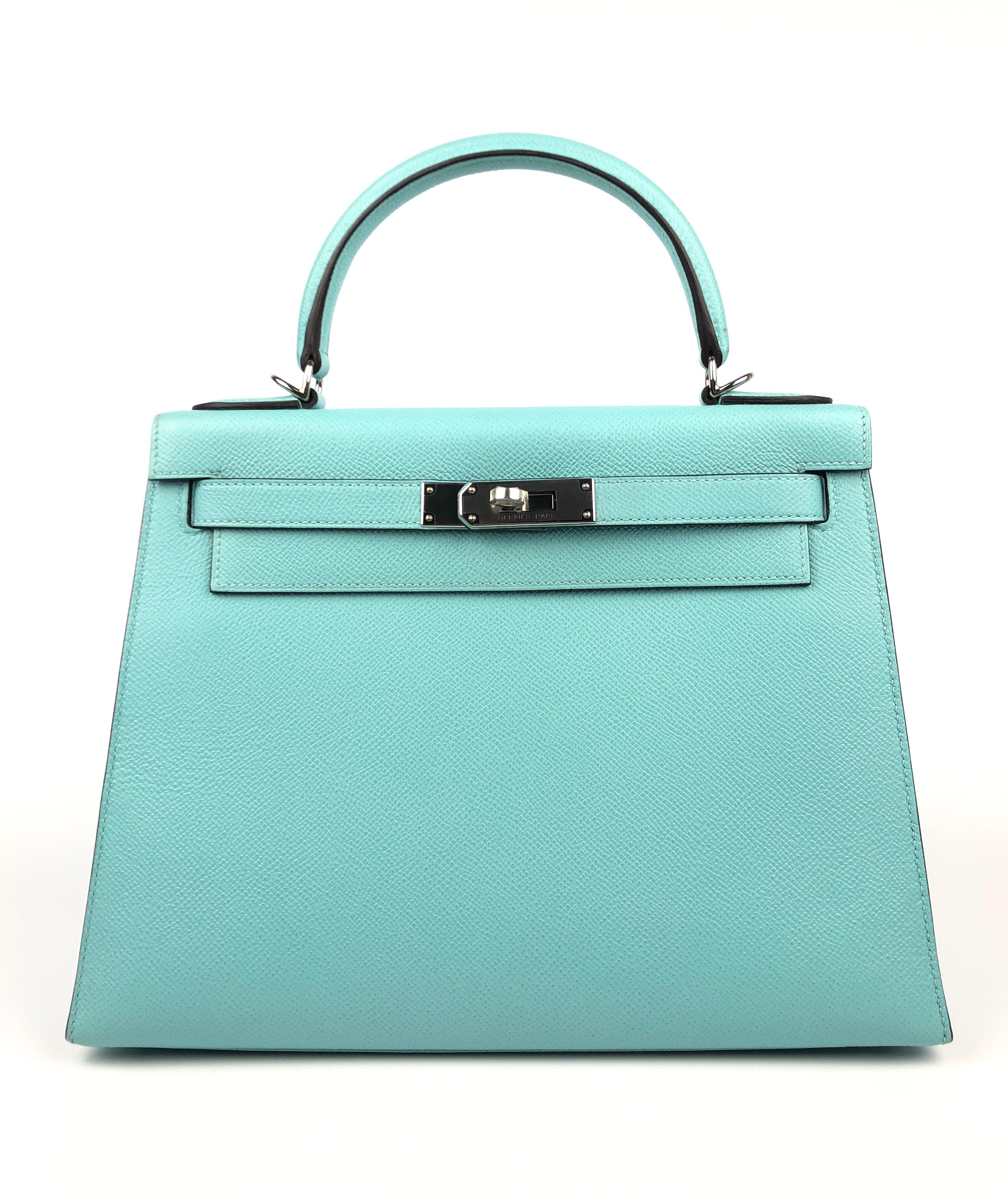 Absolutely Stunning Hermes Kelly 28 Blue Atoll Tiffany Blue Epsom Palladium Hardware. Pristine aLmost As New with All Plastic on hardware and Feet! A Stamp 2017.

Shop With Confidence from Lux Addicts. We are a Platinum Top rated Seller on 1stDibs.