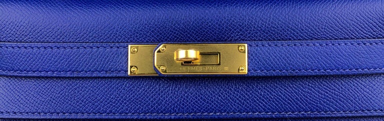 Women's or Men's Hermes Kelly 28 Sellier Blue Electric Epsom Leather Gold Hardware For Sale