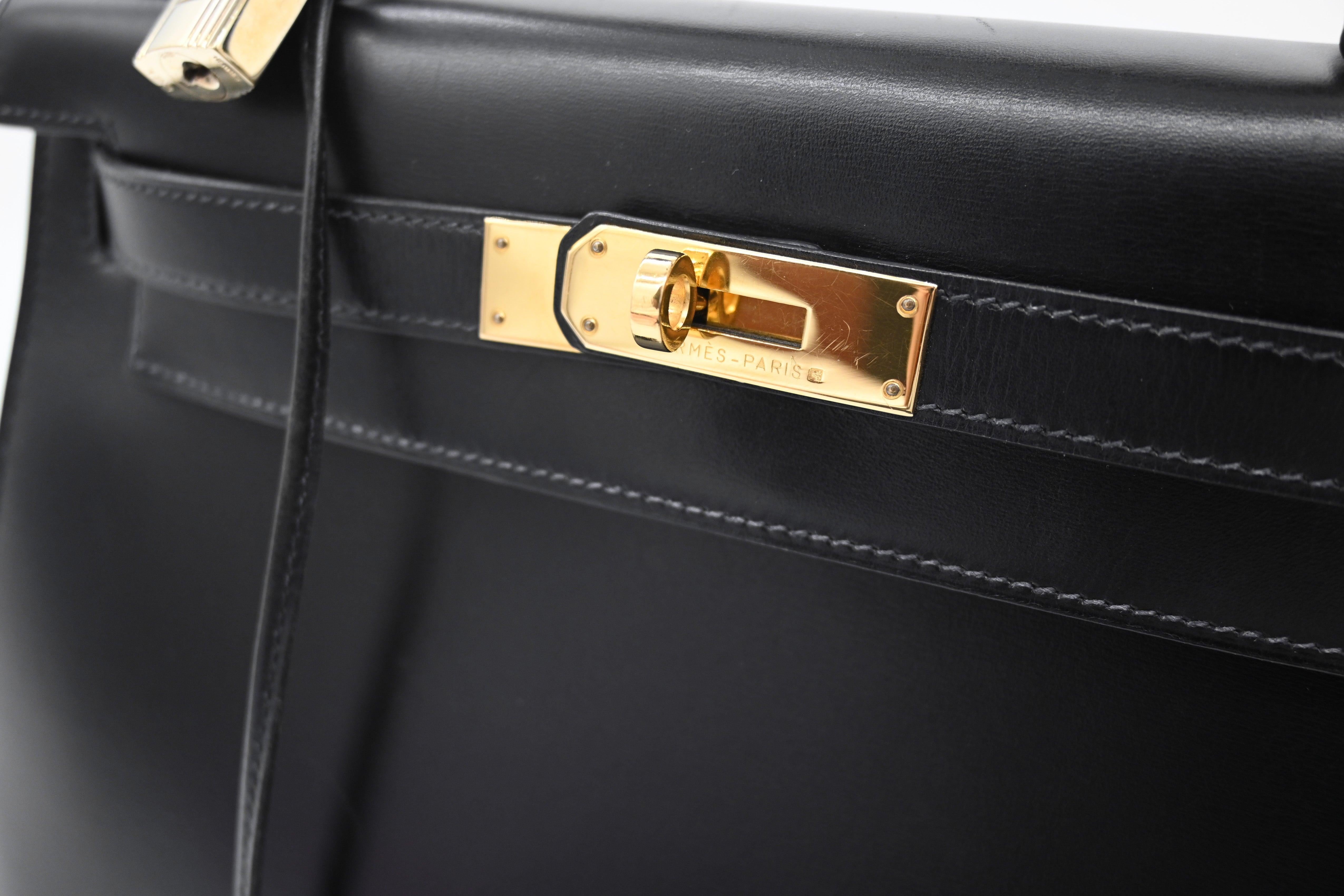 Hermes Kelly 28 Sellier Box Leather Black with Gold Hardware For Sale 8