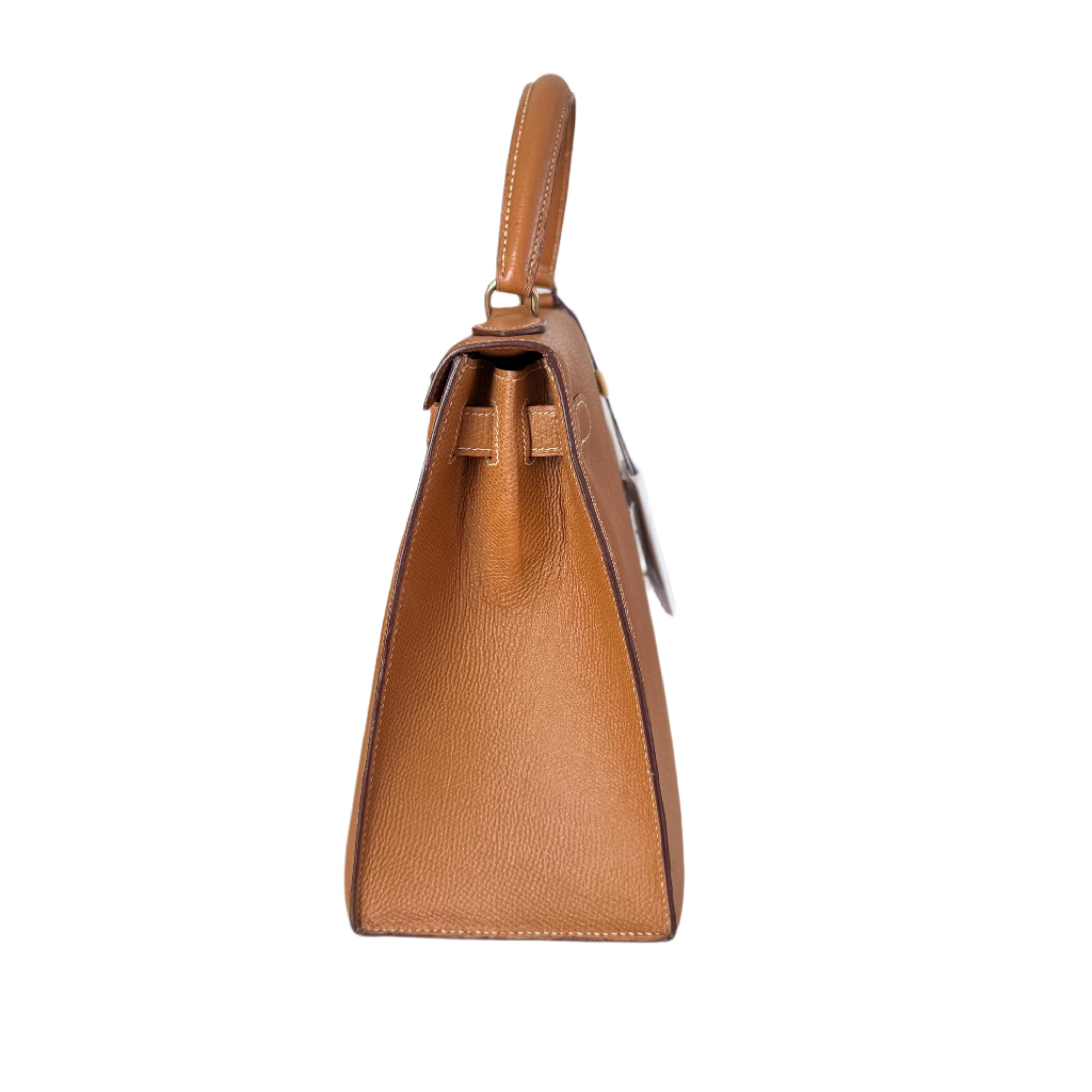 Hermes Kelly 28 Sellier Brown Gold Epsom Leather Gold Hardware 1985 In Good Condition For Sale In AUBERVILLIERS, FR