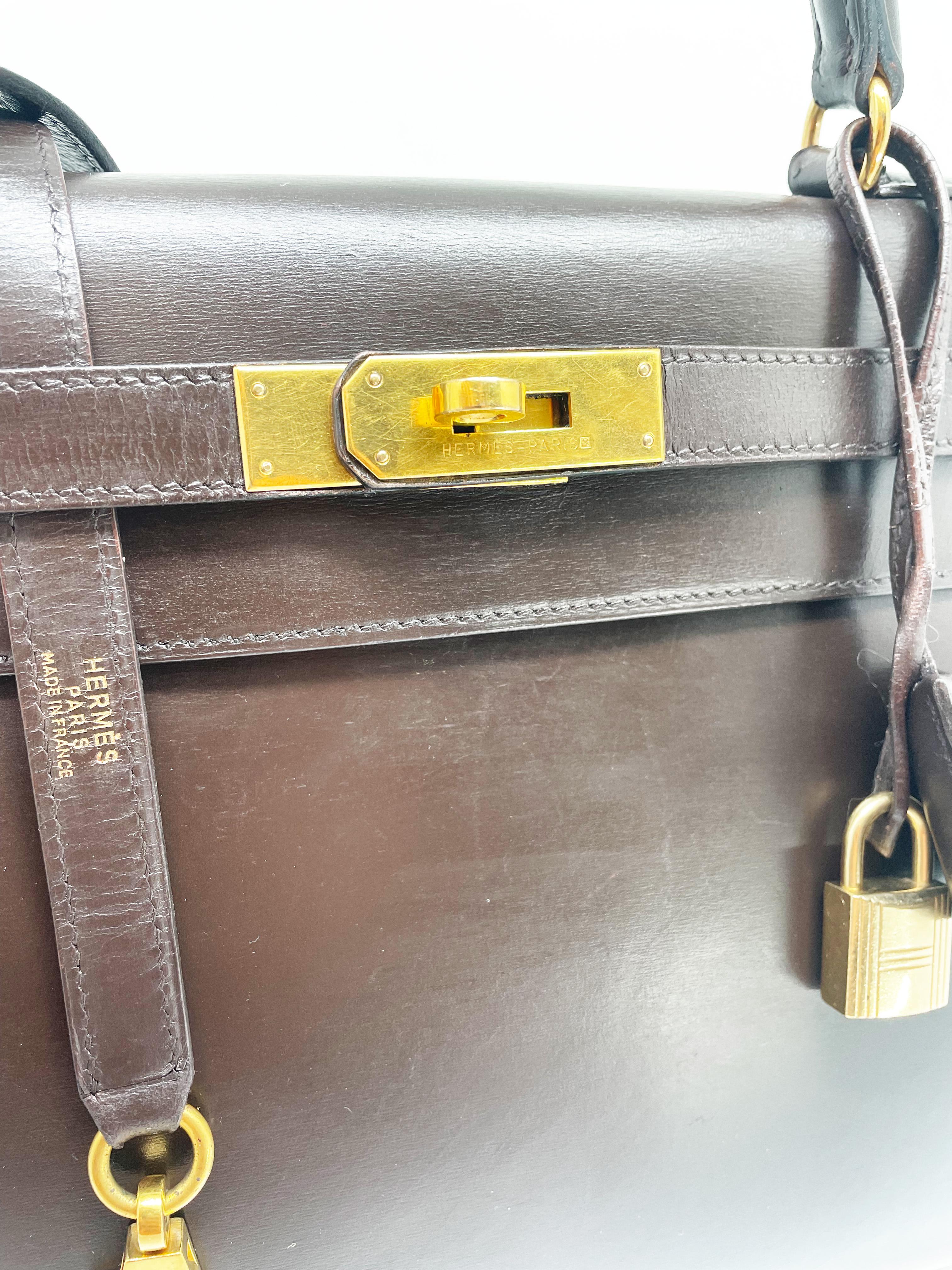 Hermès Kelly 28 sellier chocolate bag in box leather In Good Condition In CANNES, FR