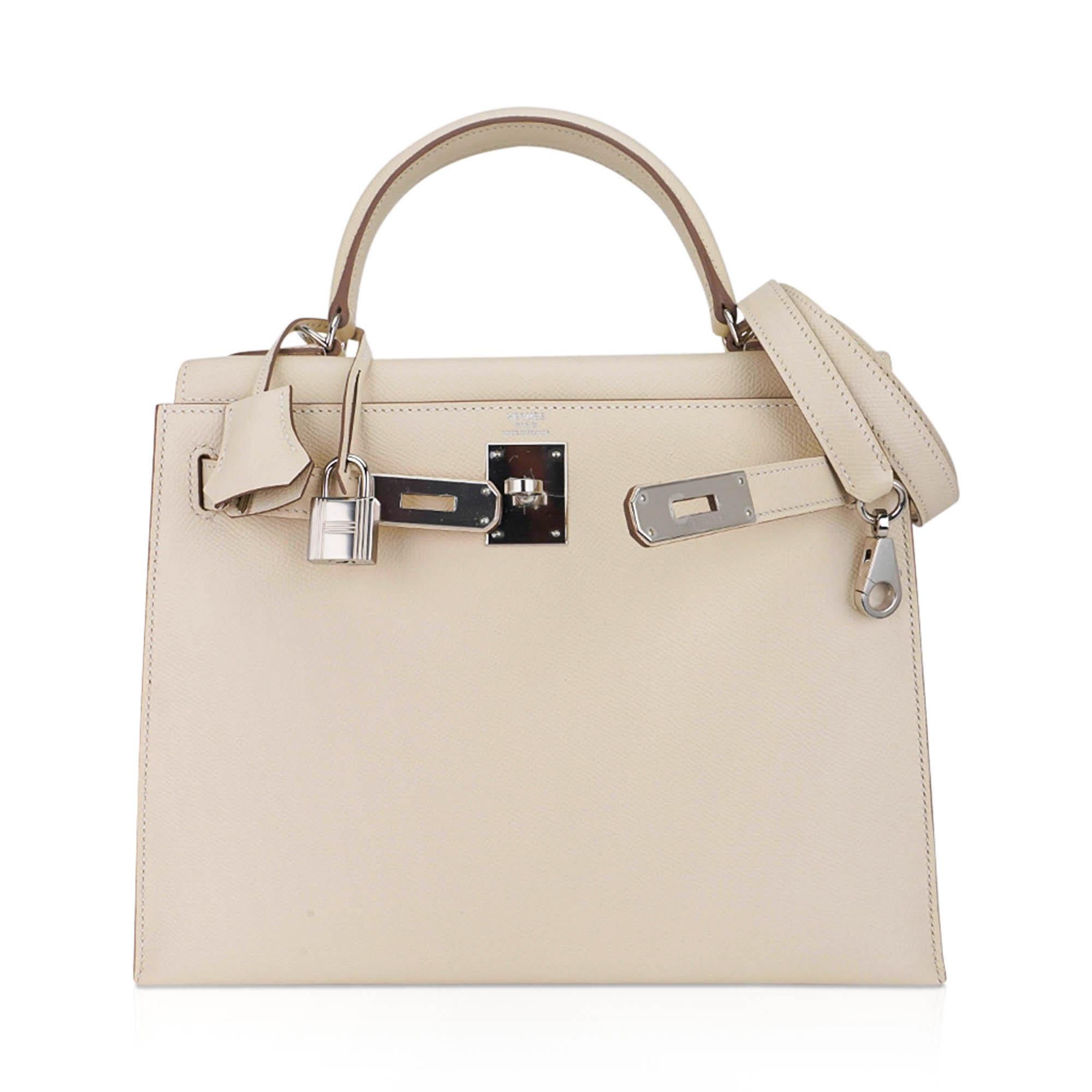 Hermes Kelly 28 Sellier Craie Bag Palladium Hardware Epsom Leather In New Condition For Sale In Miami, FL