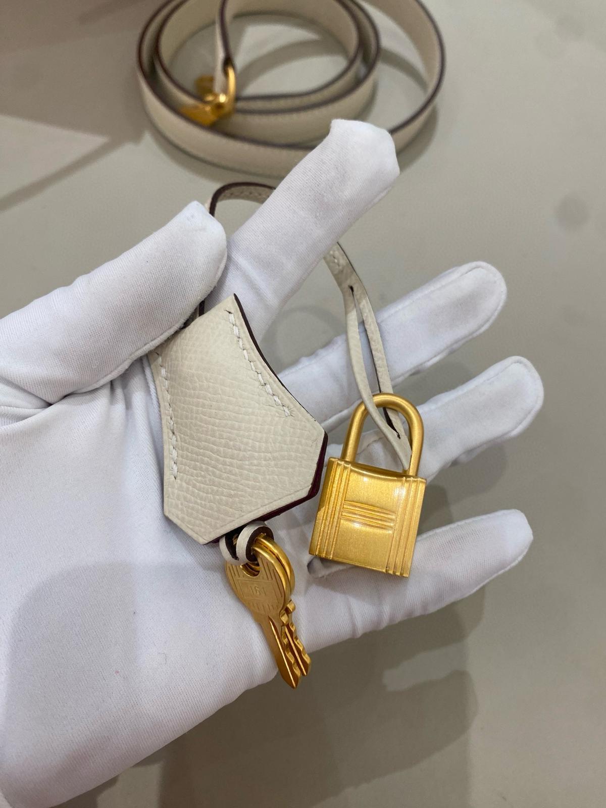Hermes Kelly 28 Sellier Epsom Anemone and Craie HSS Bag GHW For Sale 4