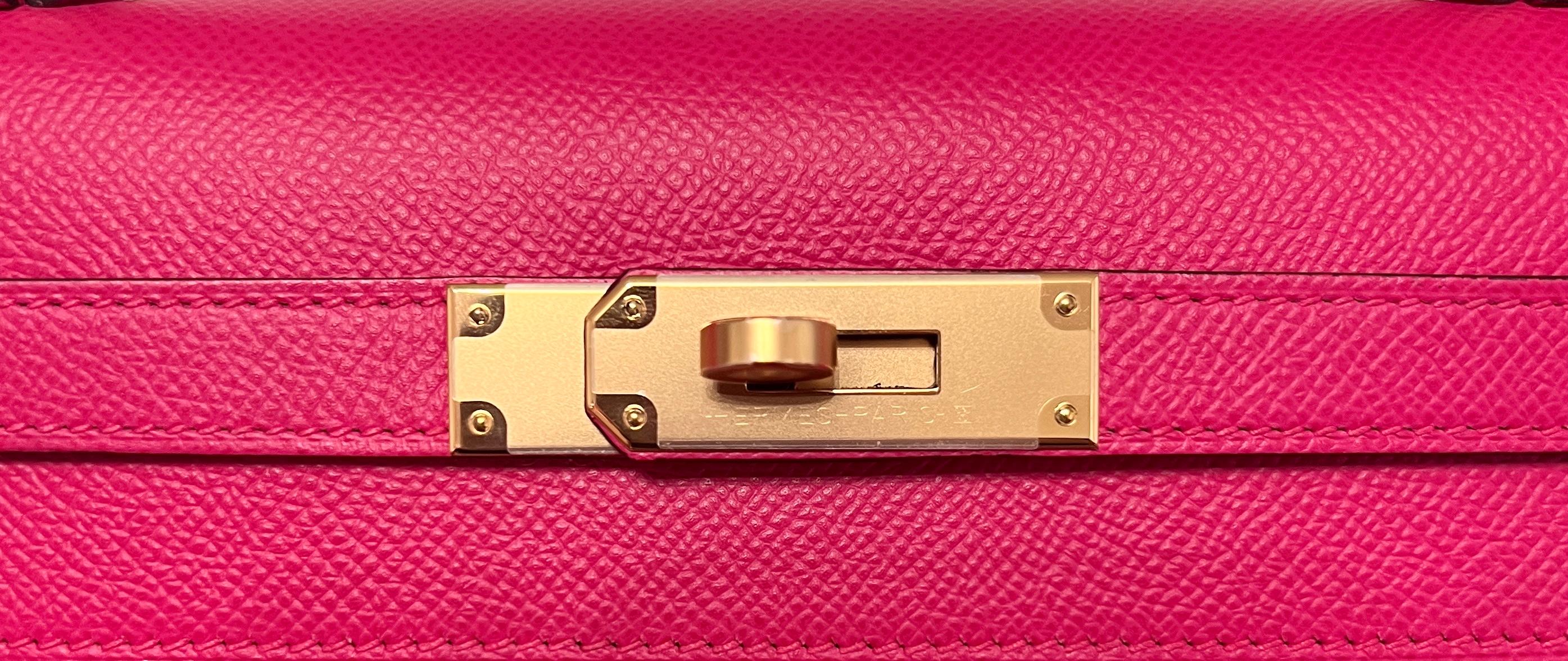 Hermès Sac Kelly 28 Sellier en cuir Epsom rose extrême et finitions métalliques en palladium, NEUF Unisexe en vente