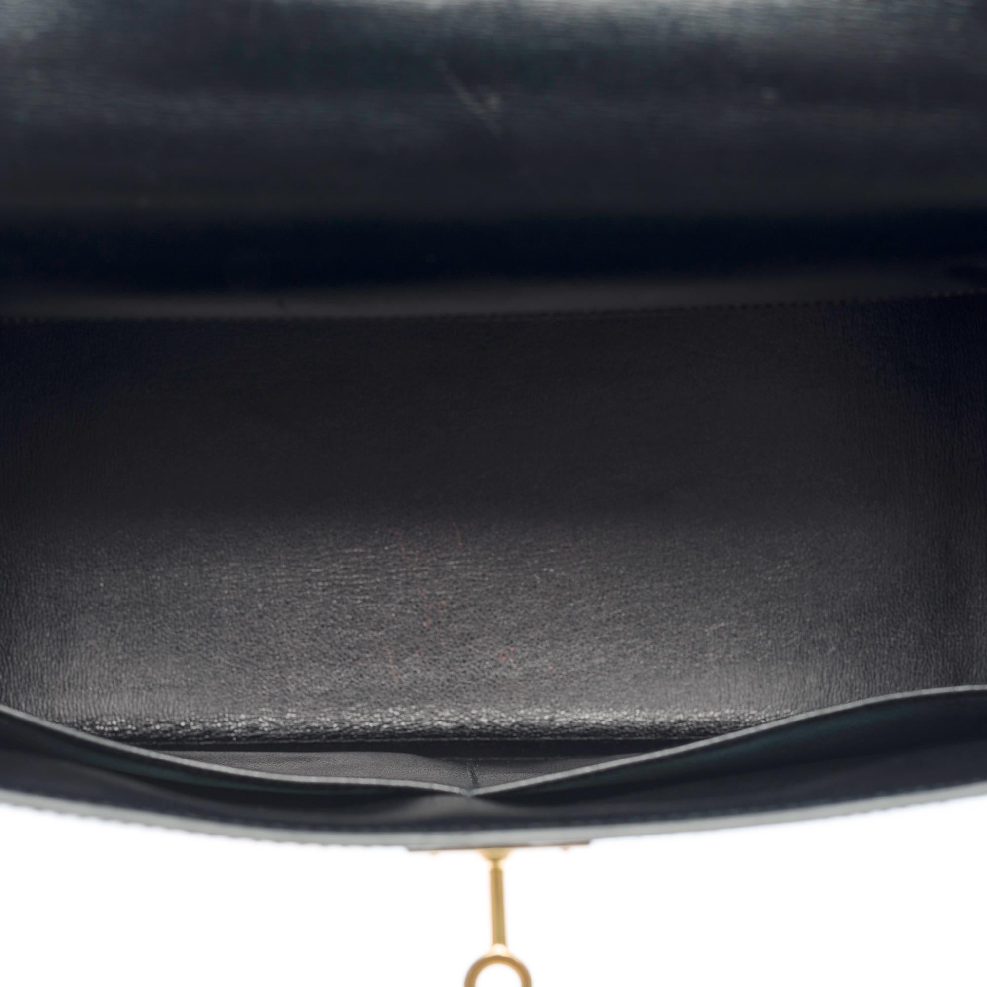 Hermes Kelly 28 sellier handbag strap in Black box calfskin leather, GHW 6